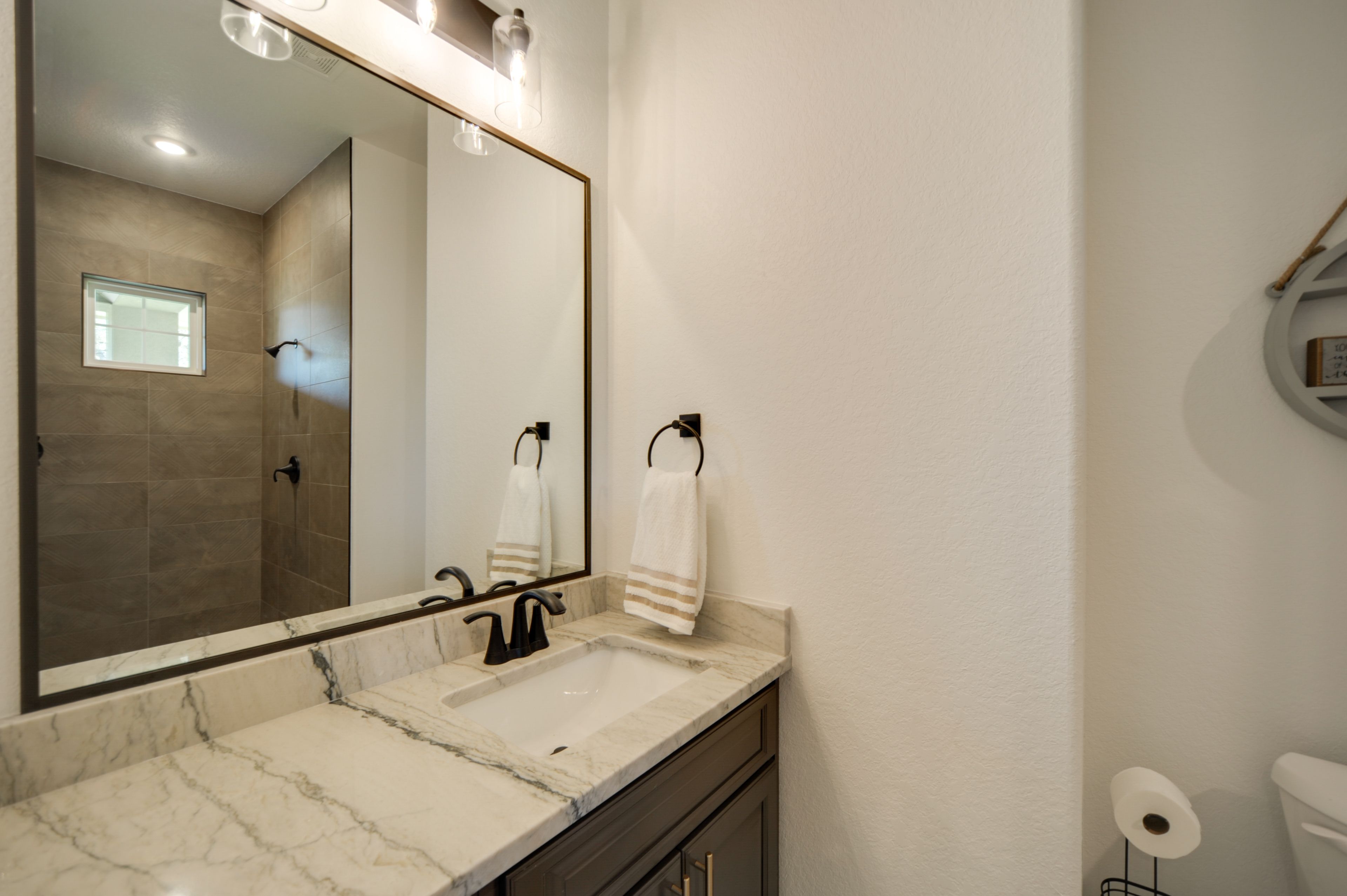 Full Bathroom | Hair Dryer | Iron & Board