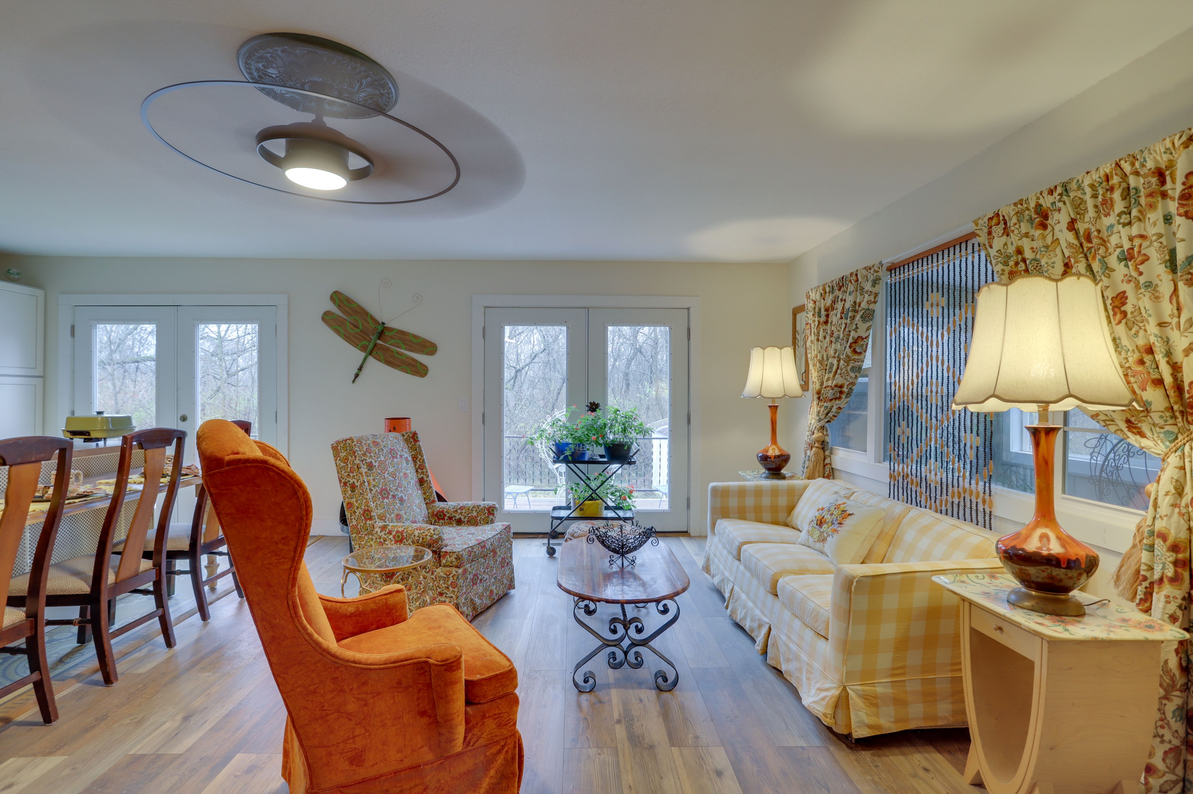 Living Room | Main Floor | Free WiFi | Tasteful Furnishings | Central A/C