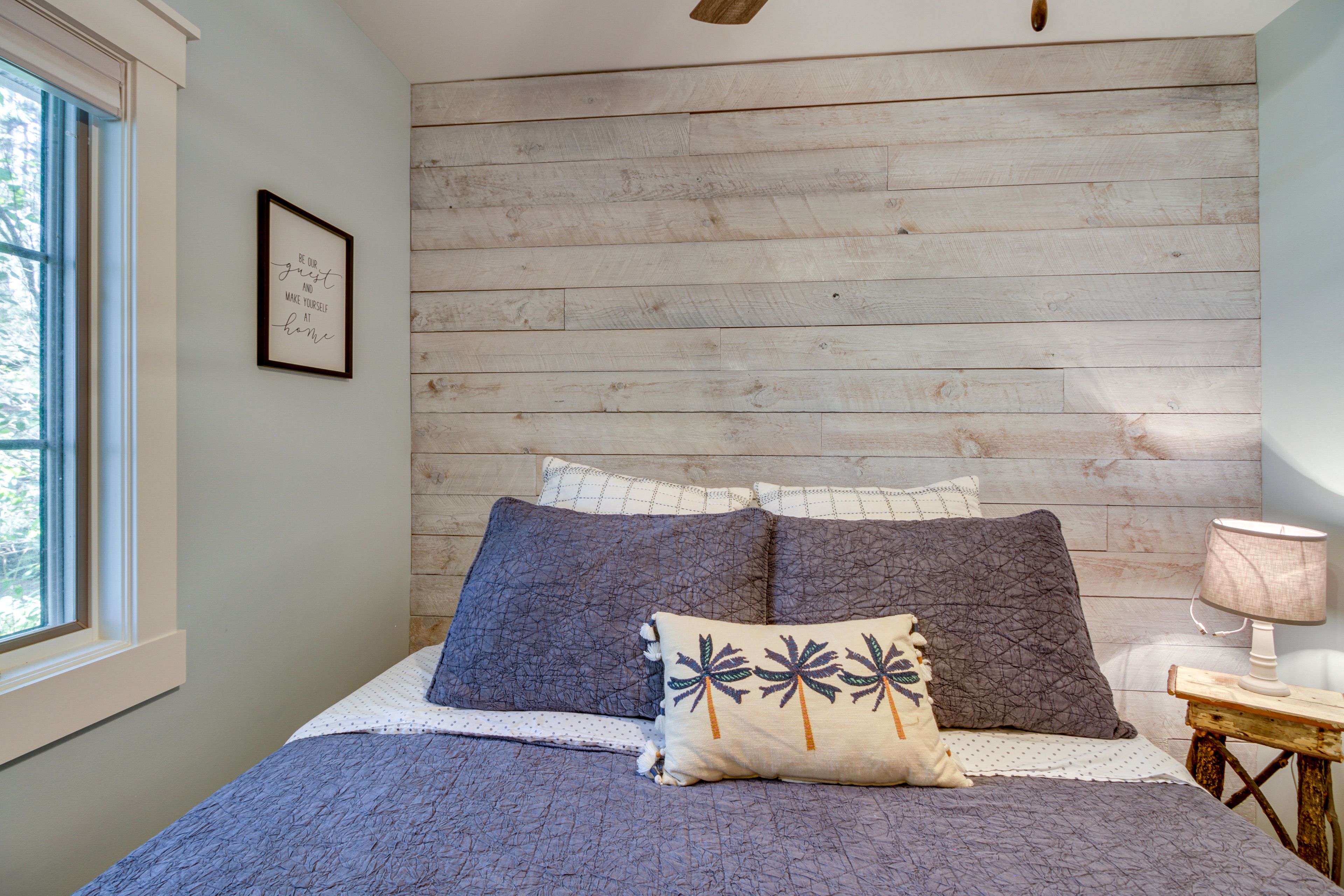 Bedroom 2 | Queen Bed