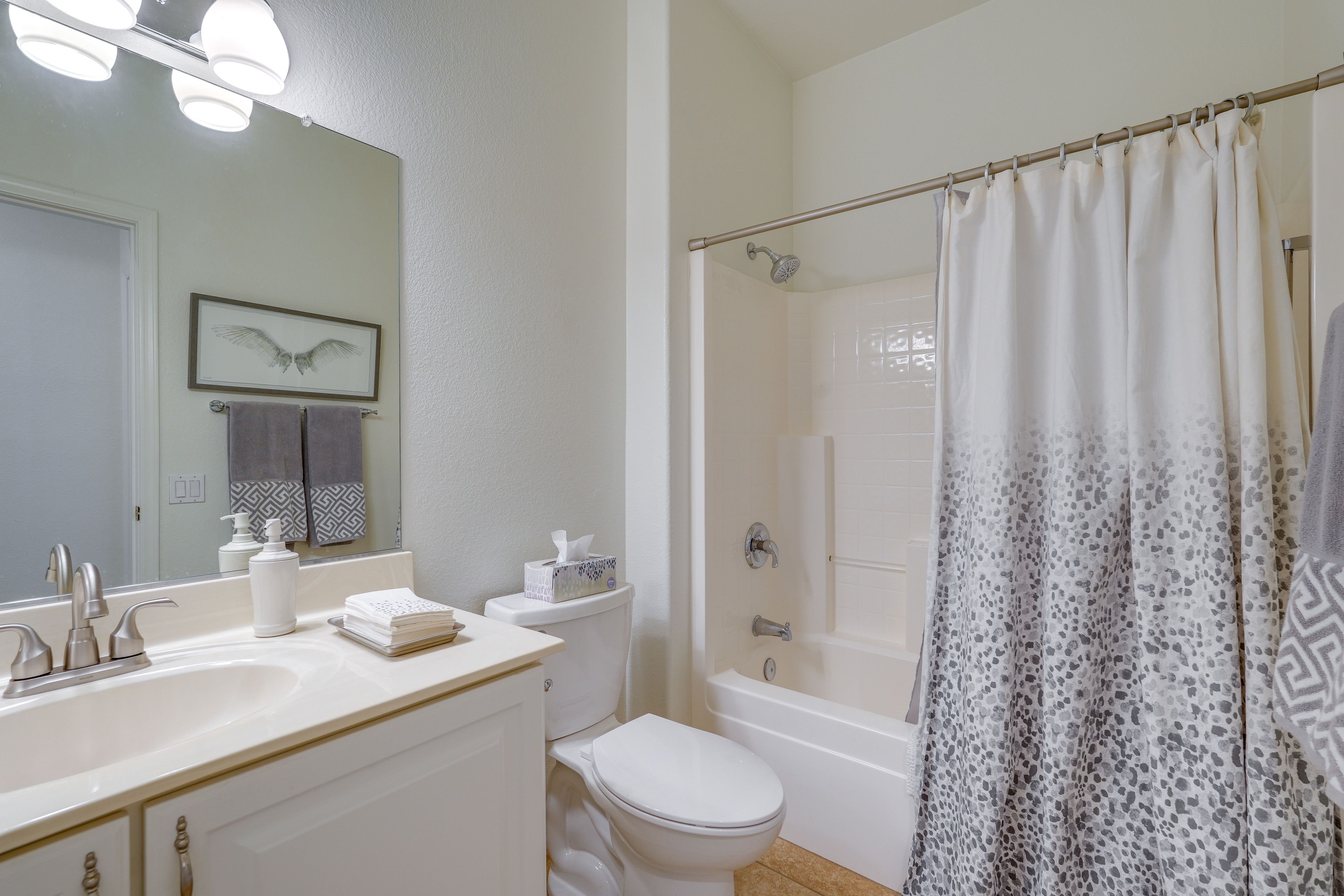 Full Bathroom