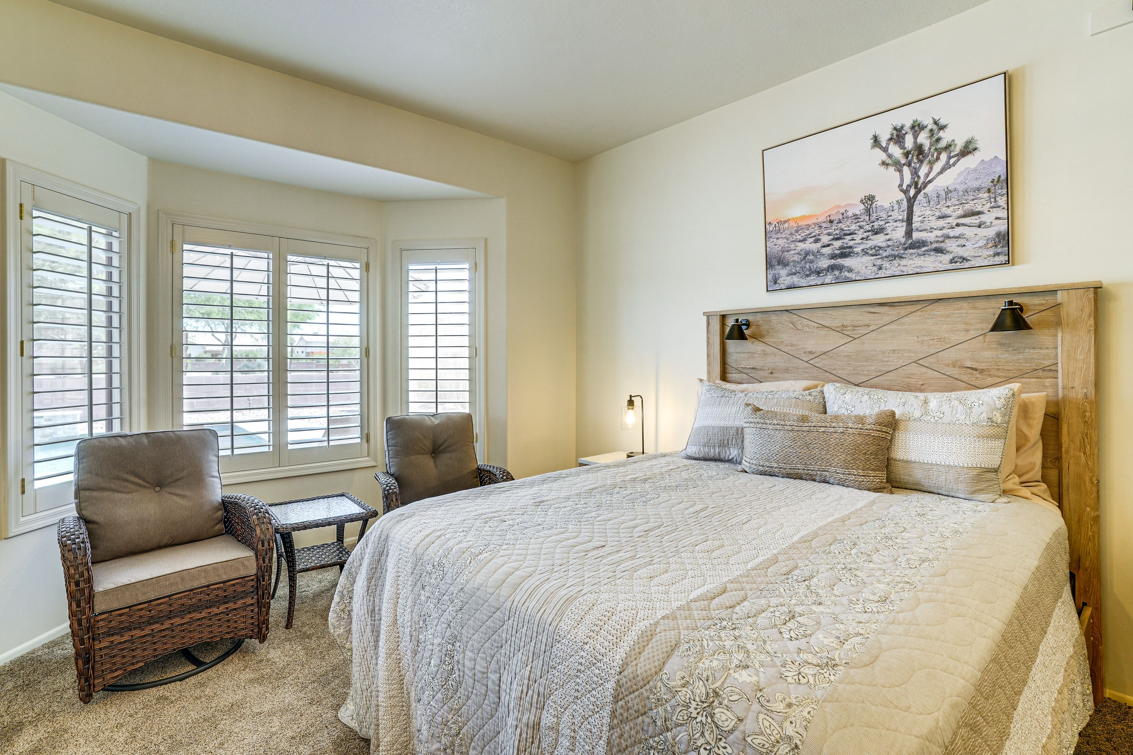 Bedroom Suite | Queen Bed | Walk-In Closet