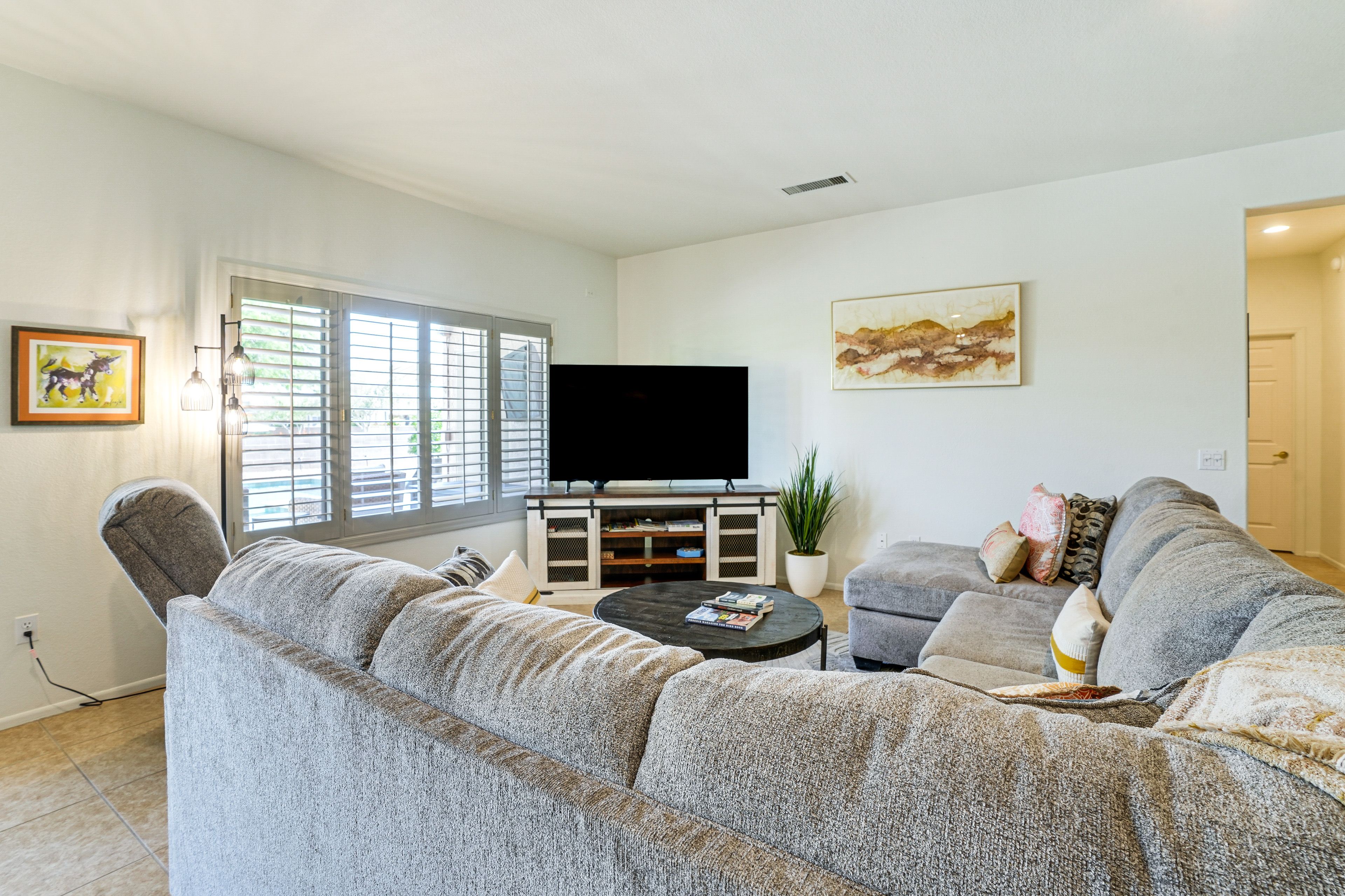 Living Room | Flat-Screen TV