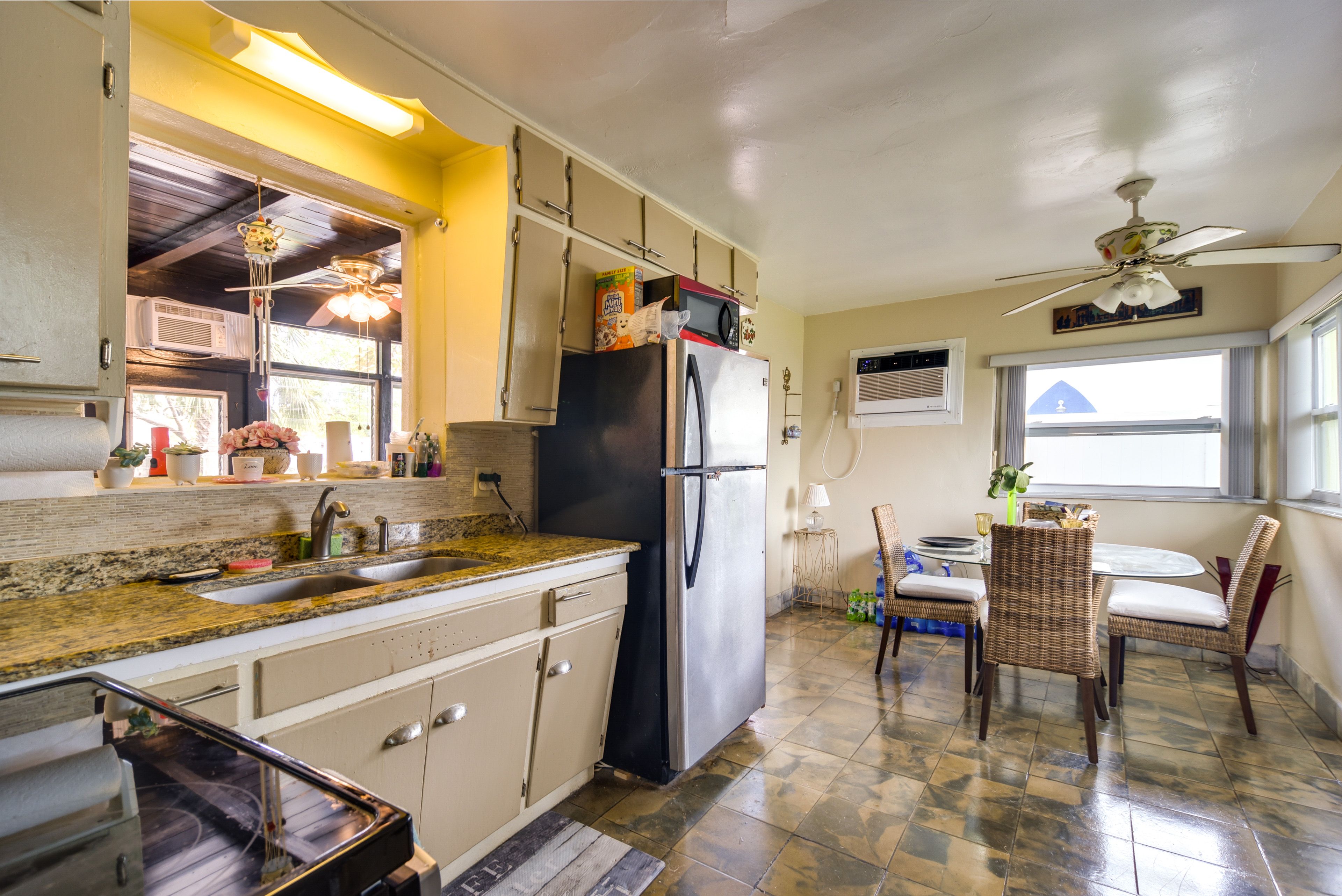 Kitchen | Coffee Maker | Blender | Microwave | Toaster