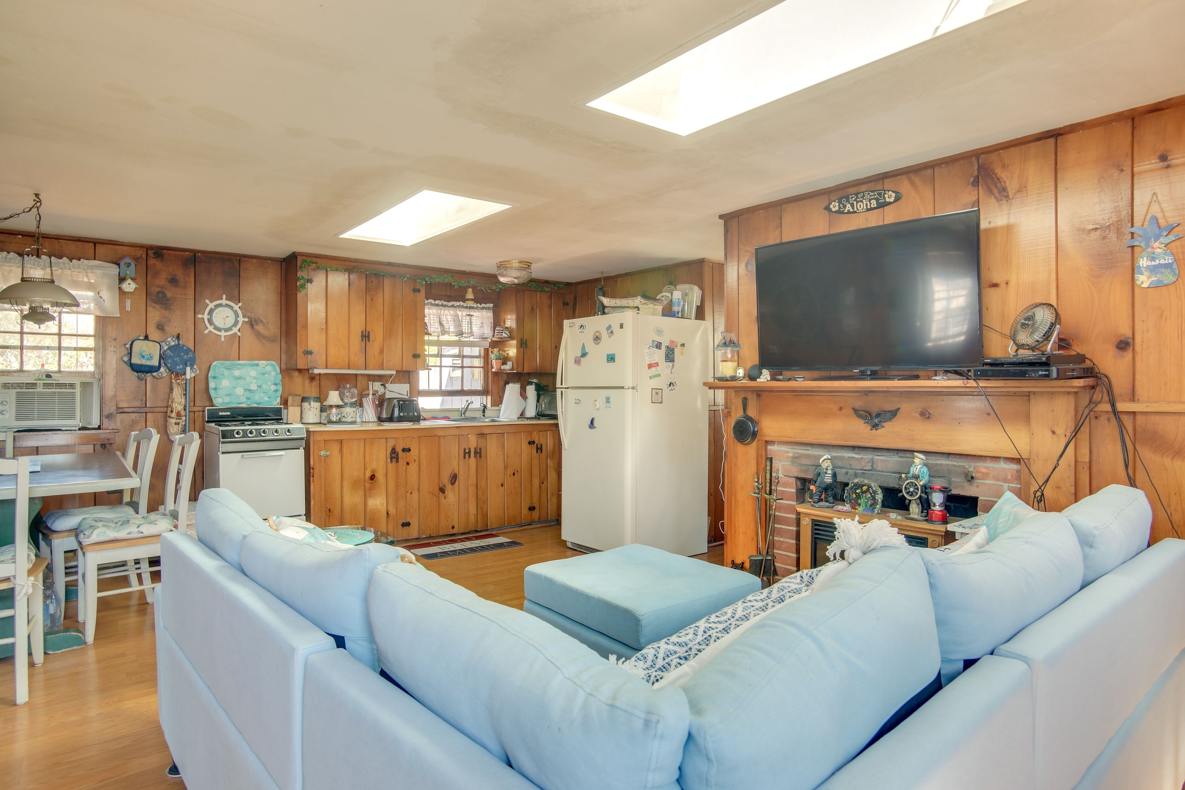 Living Room | Smart TV | Window A/C Units