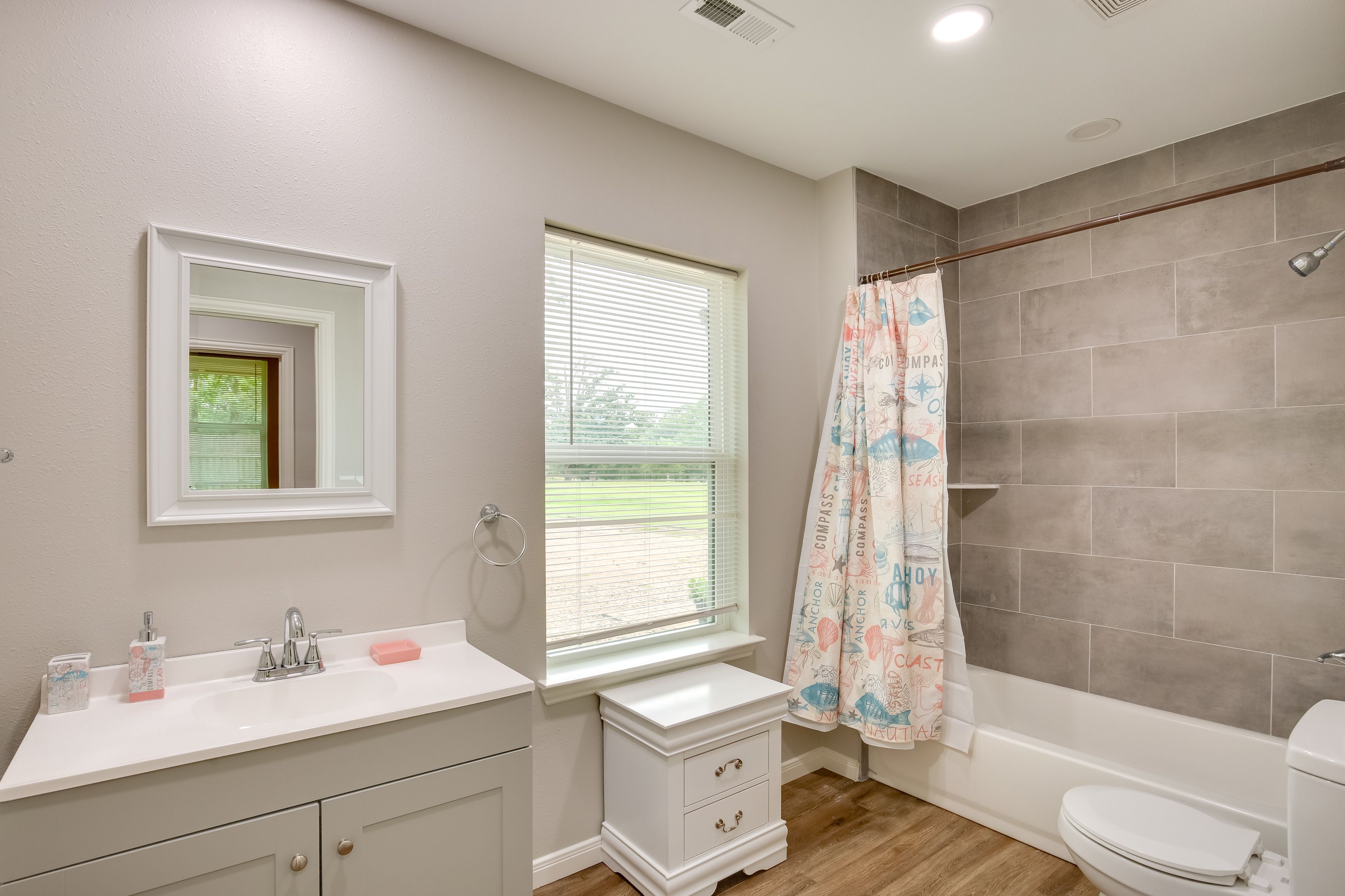 Full Bathroom