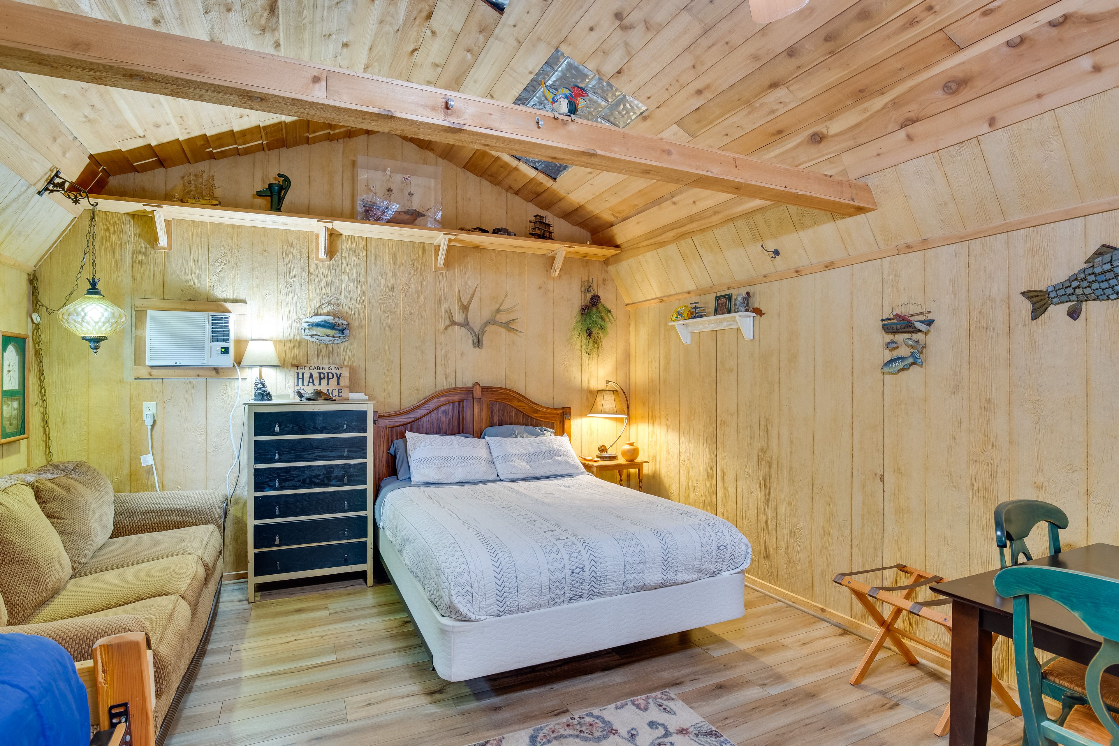 Studio | Free WiFi | Smart TV | Window A/C Unit
