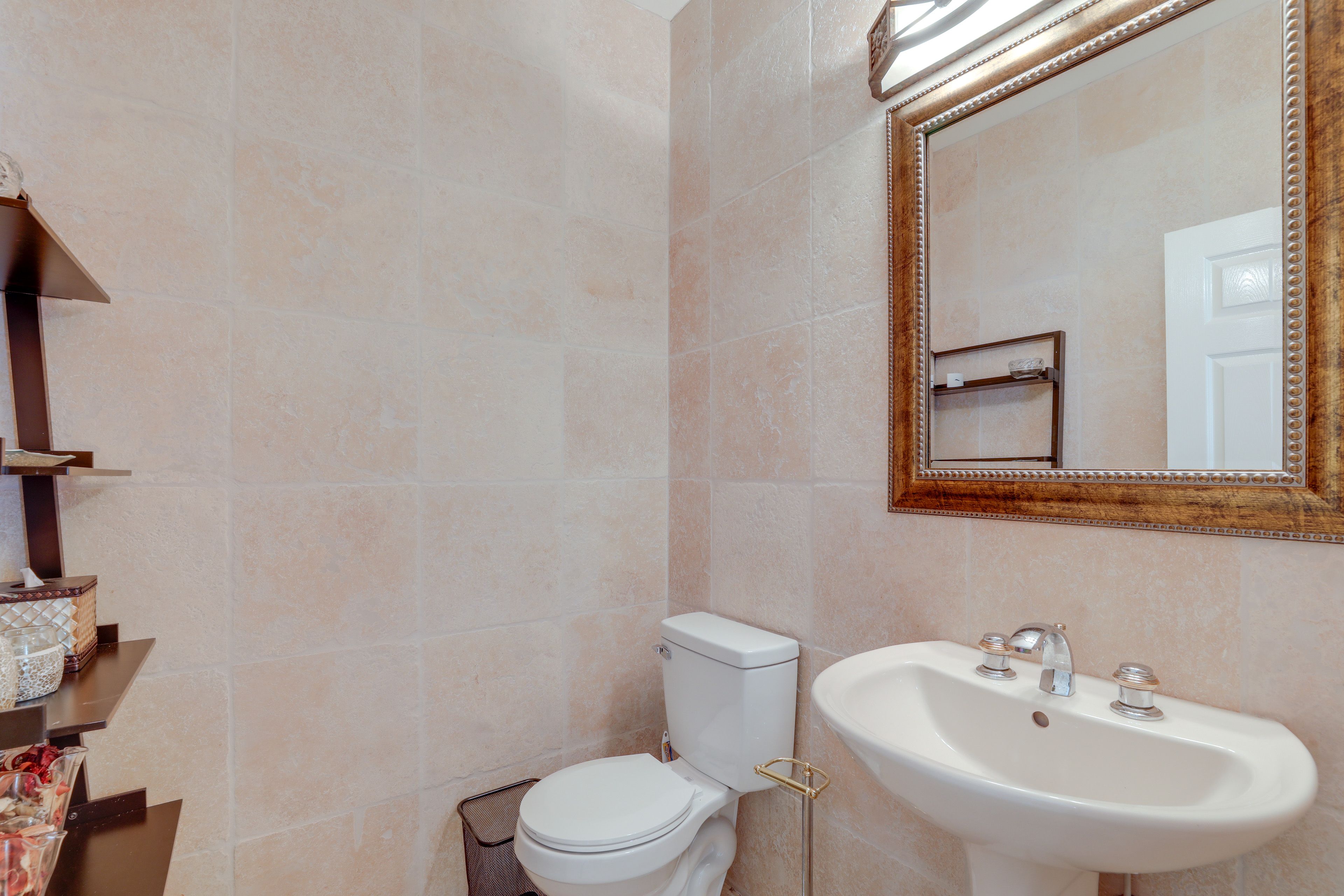 Half Bathroom | 1st Floor | Complimentary Toiletries