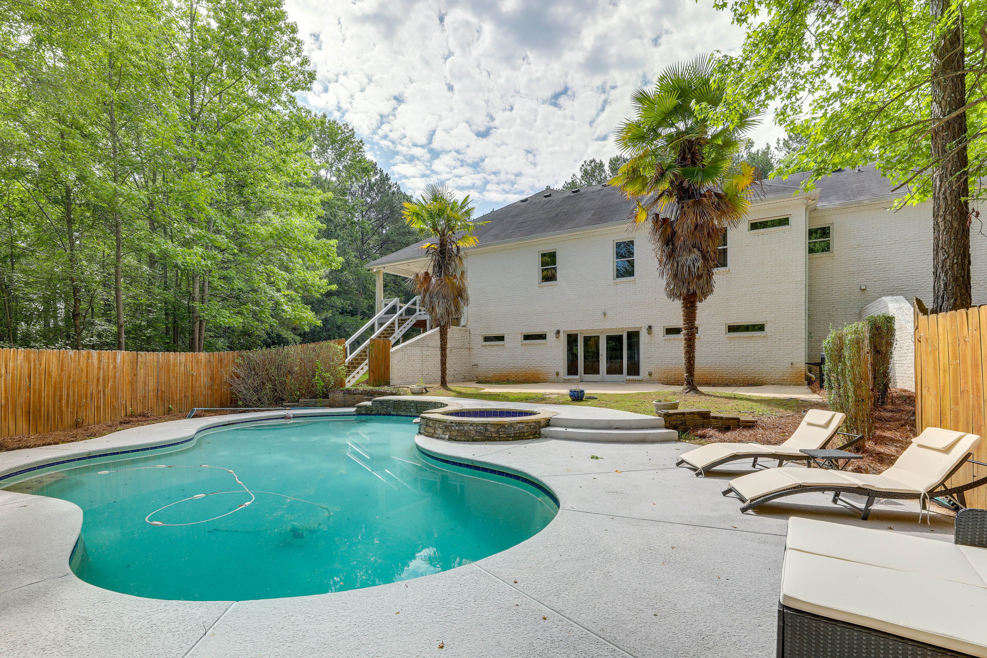 Private Pool | Hot Tub Not Available
