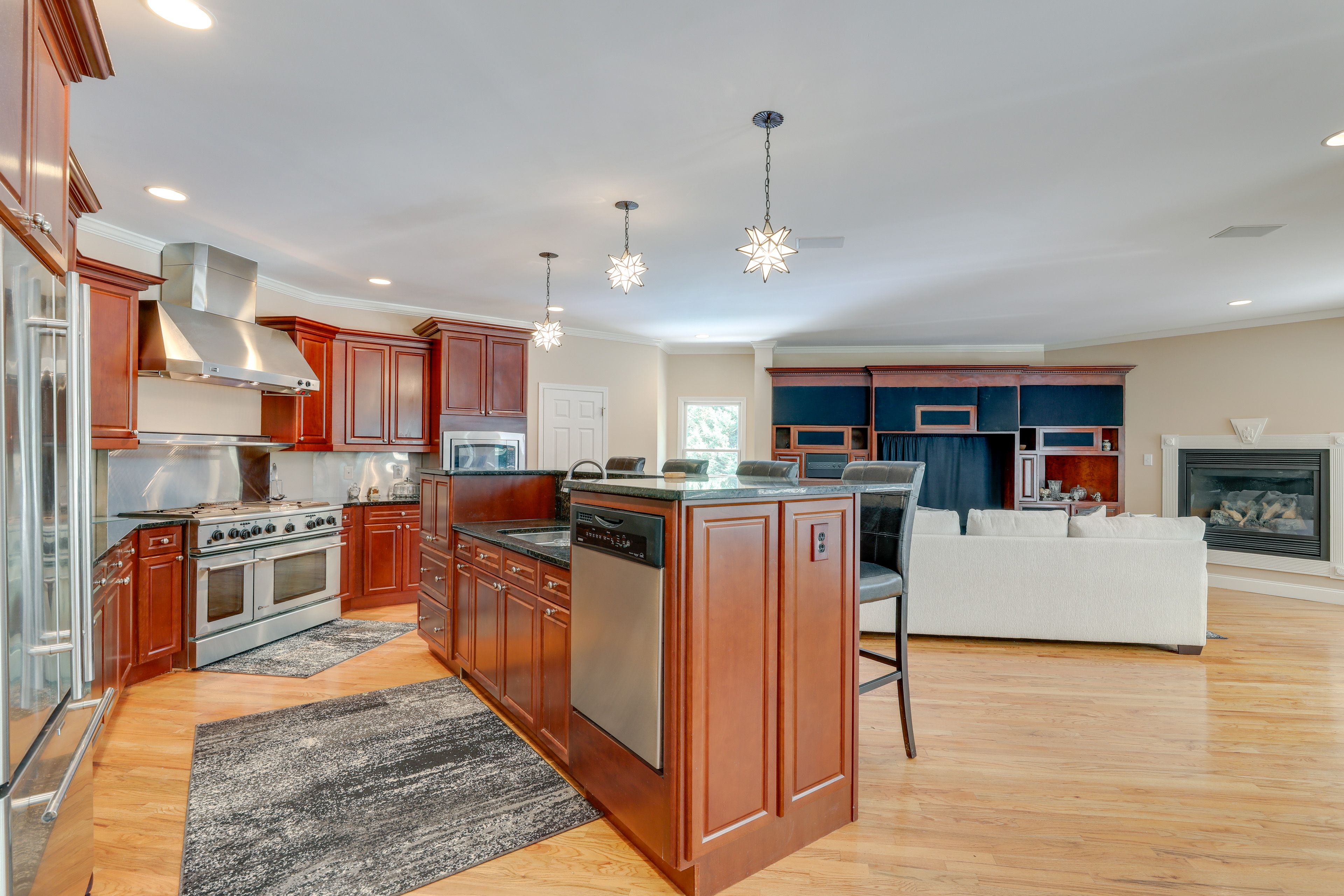 Kitchen | Stainless Steel Appliances w/ Dishwasher | Cooking Basics