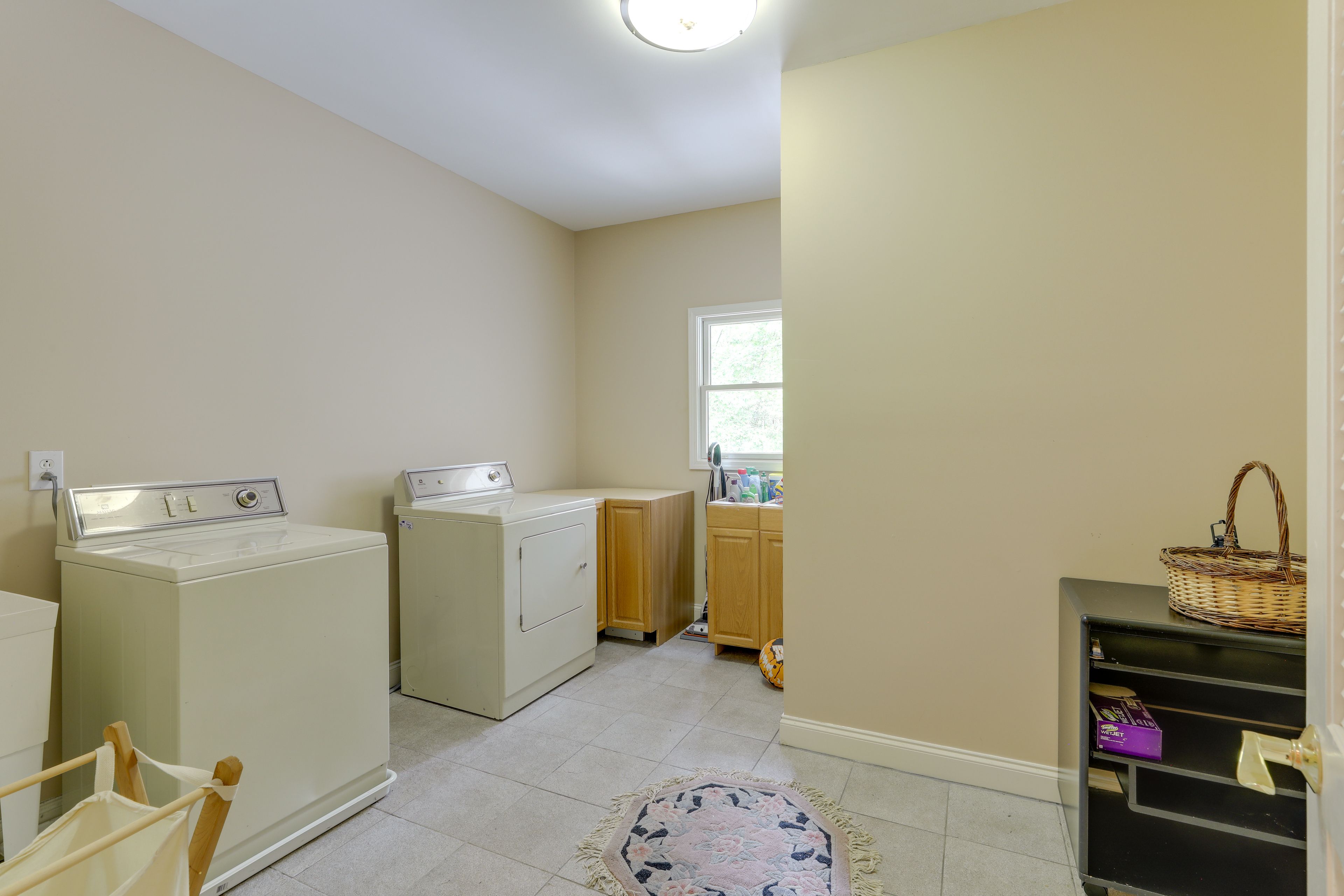 Laundry Area | 2nd Floor | Washer/Dryer | Hangers | Trash Bags/Paper Towels
