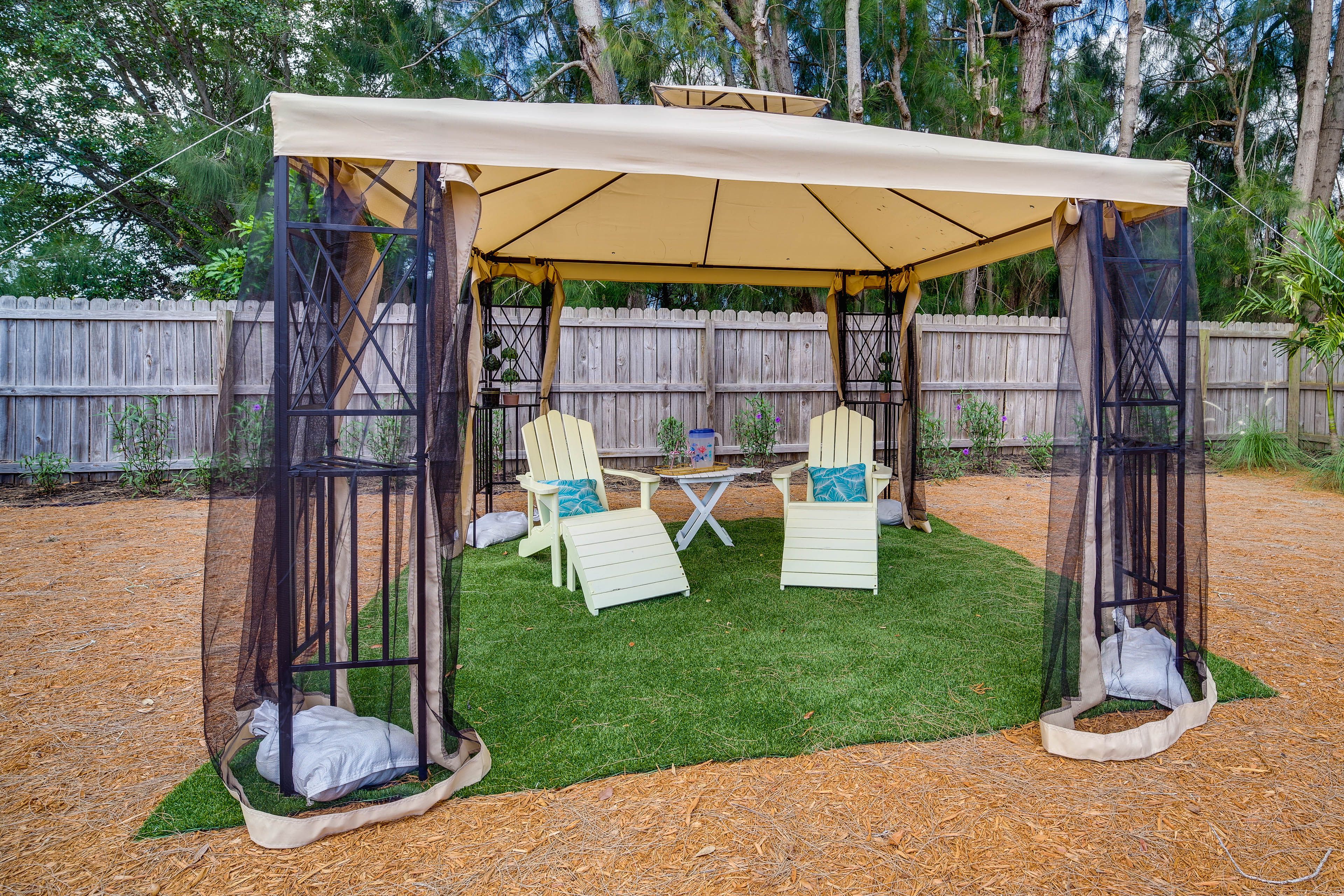 Screened Gazebo | Outdoor Seating
