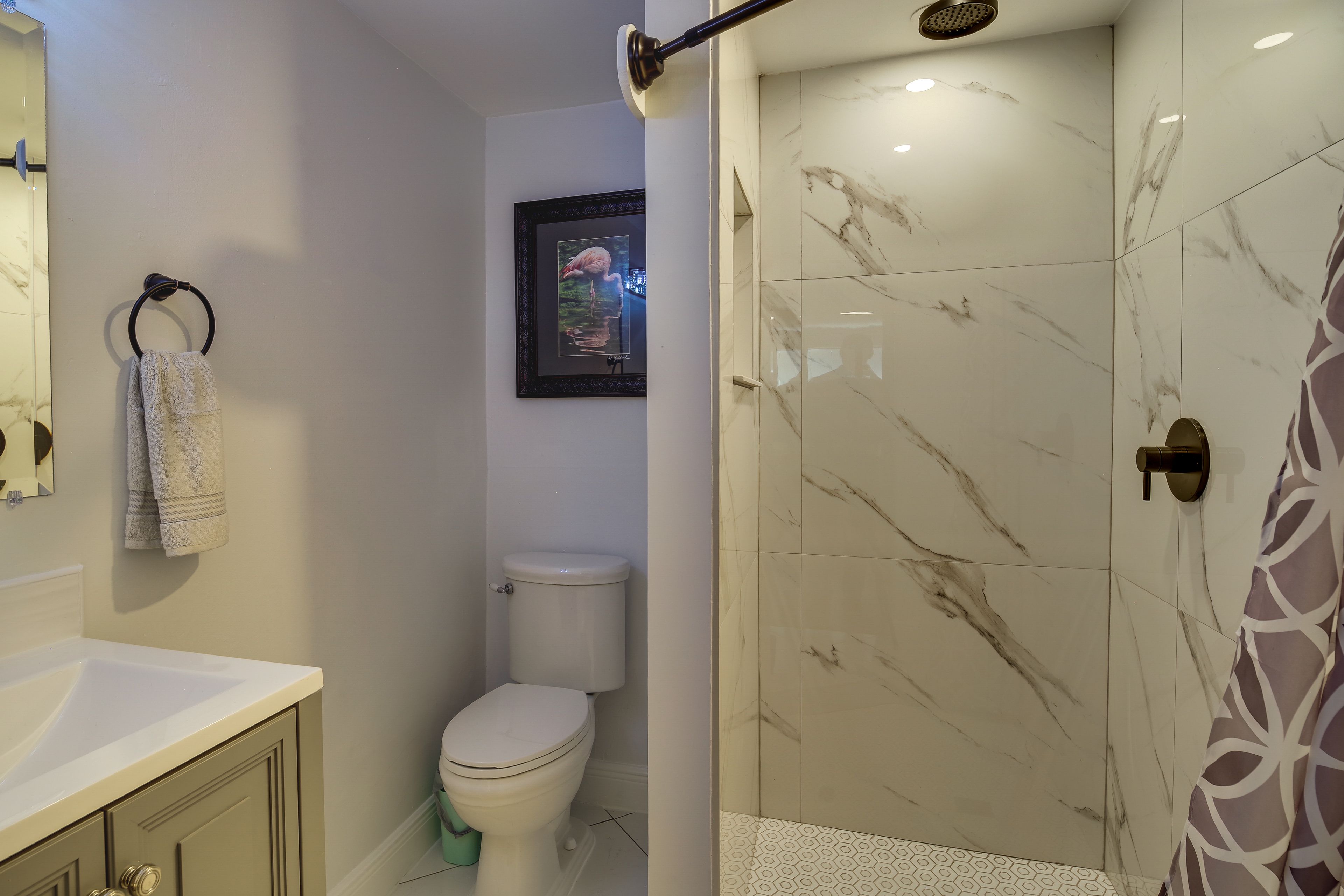 Full Bathroom | Walk-In Shower | Complimentary Toiletries | Towels Provided