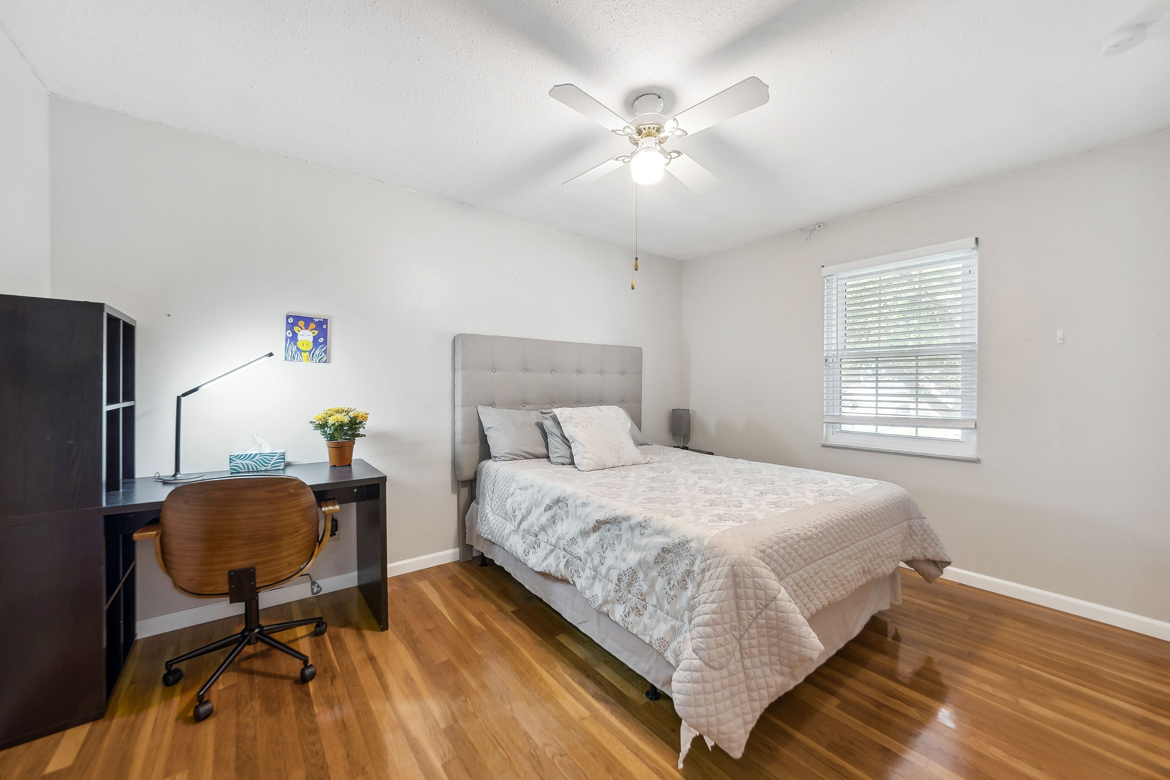 Bedroom 2 | Queen Bed | Laptop-Friendly Workspace