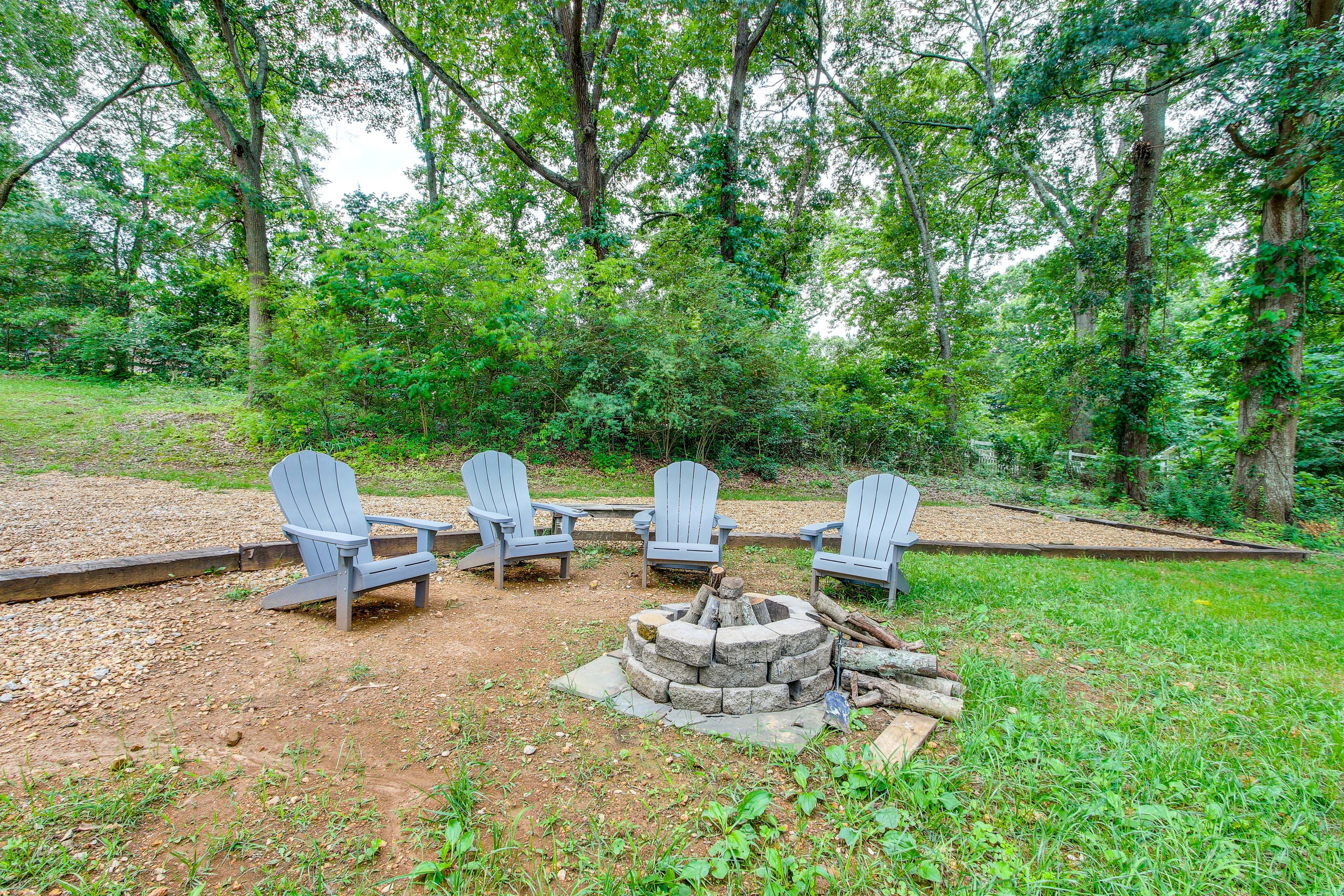 Shared Fire Pit (Bring Your Own Wood)