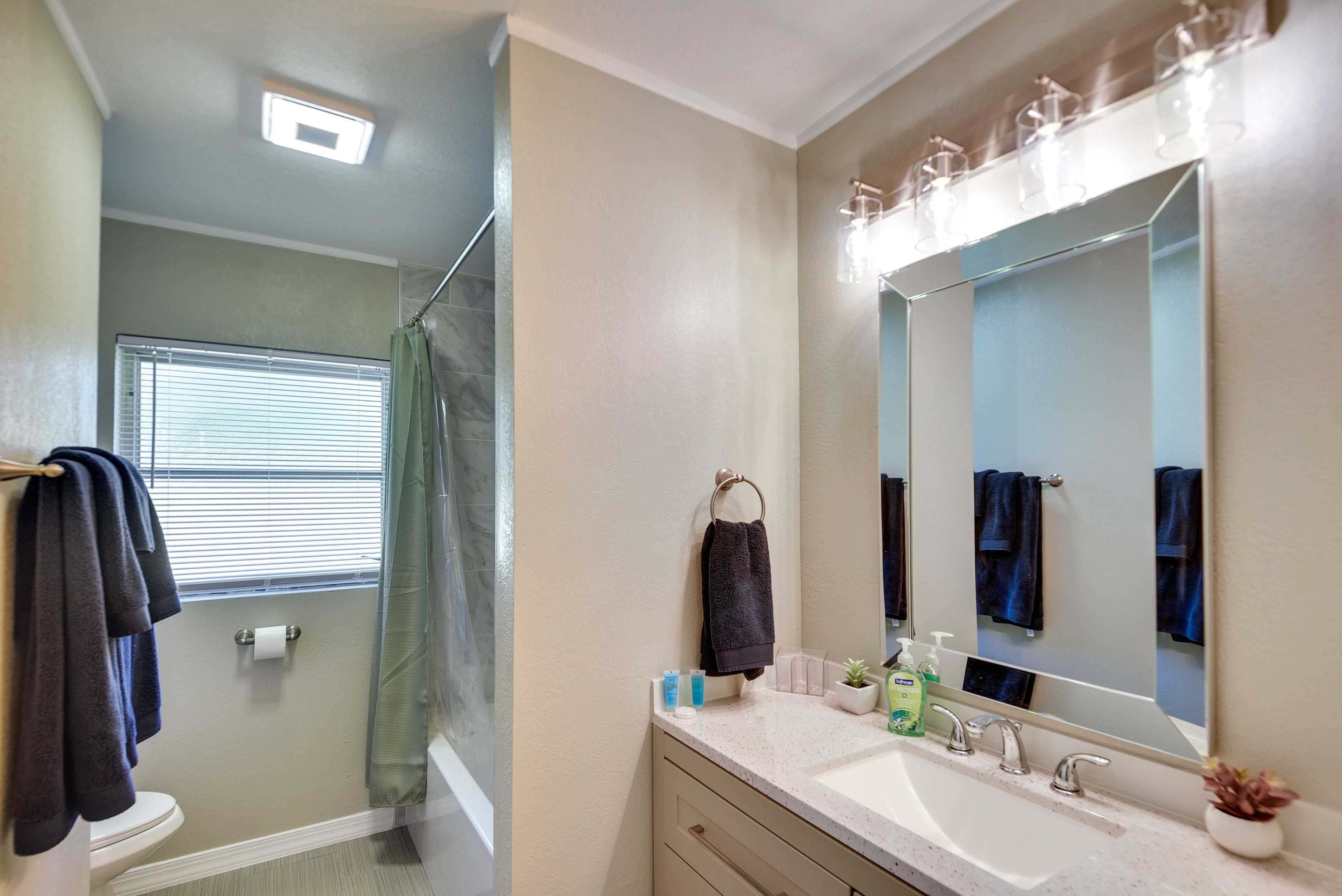 Full Bathroom