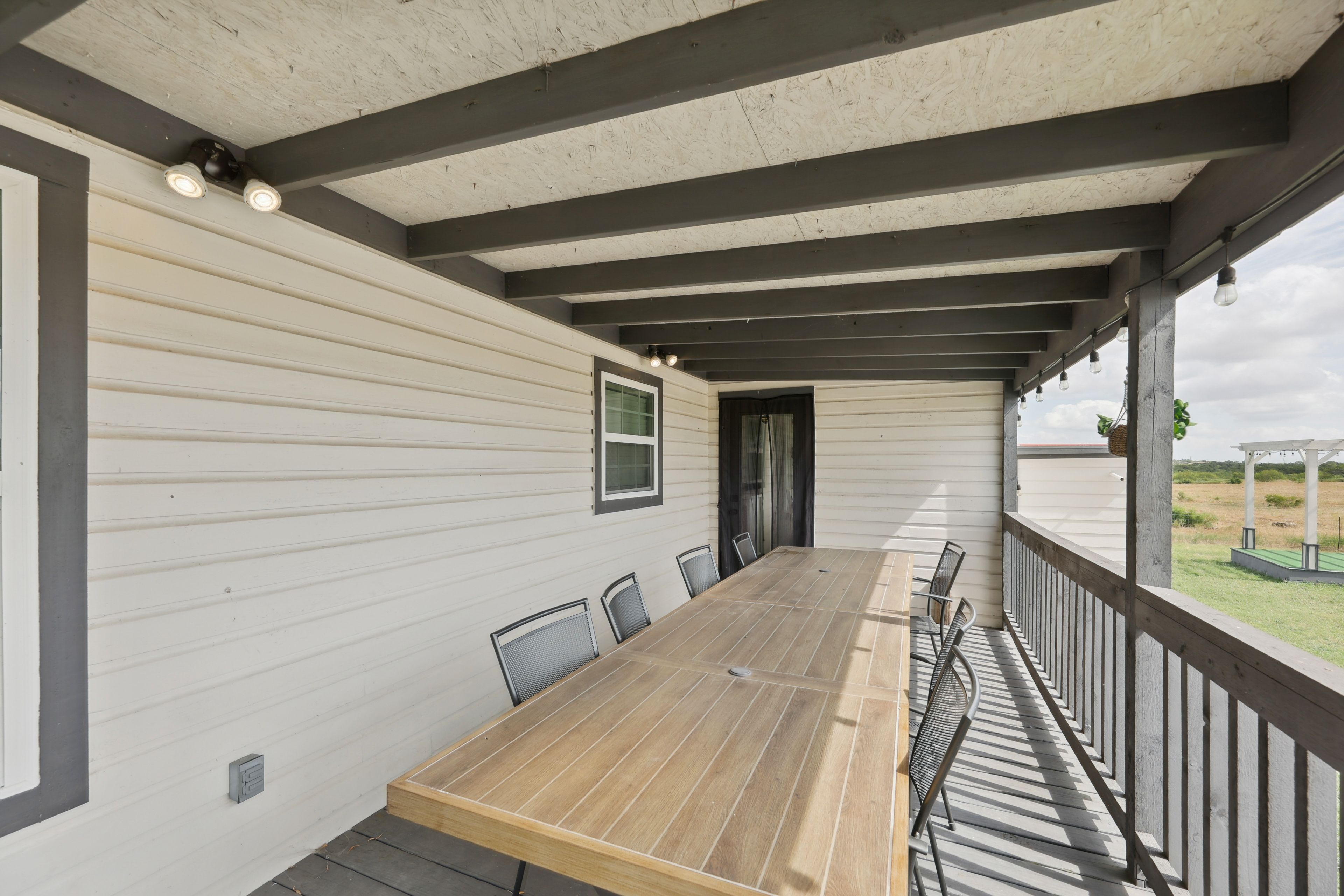 Wraparound Deck | Outdoor Dining Area
