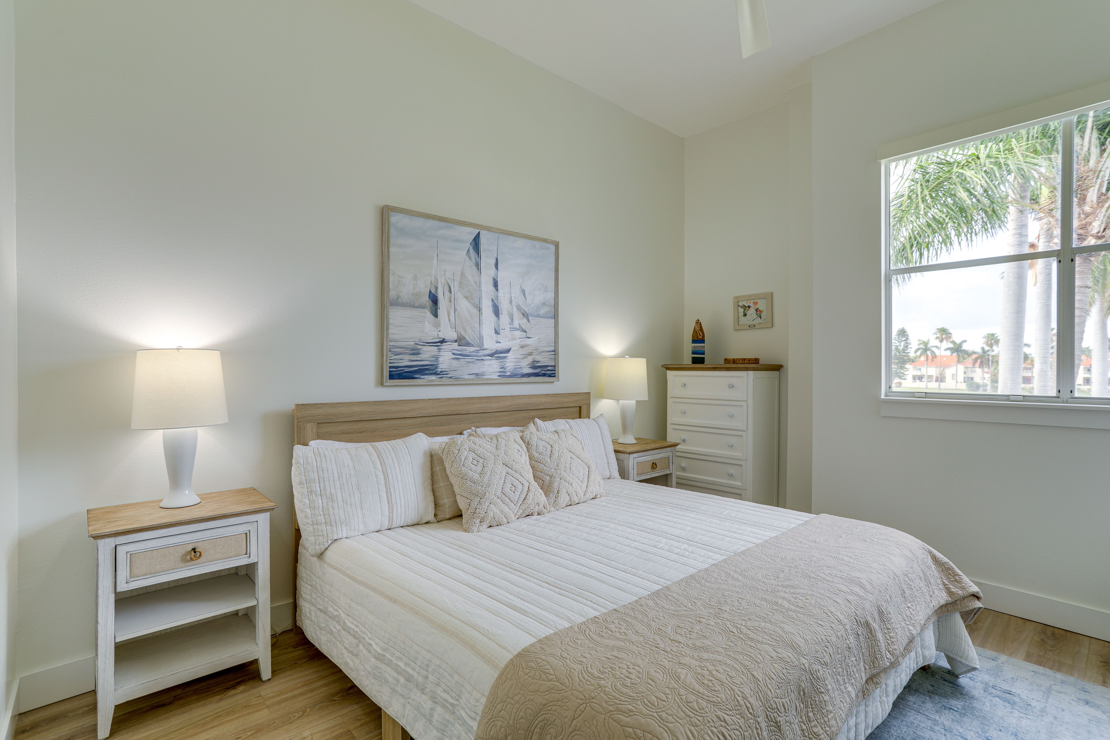 Bedroom 1 | King Bed | Smart TV