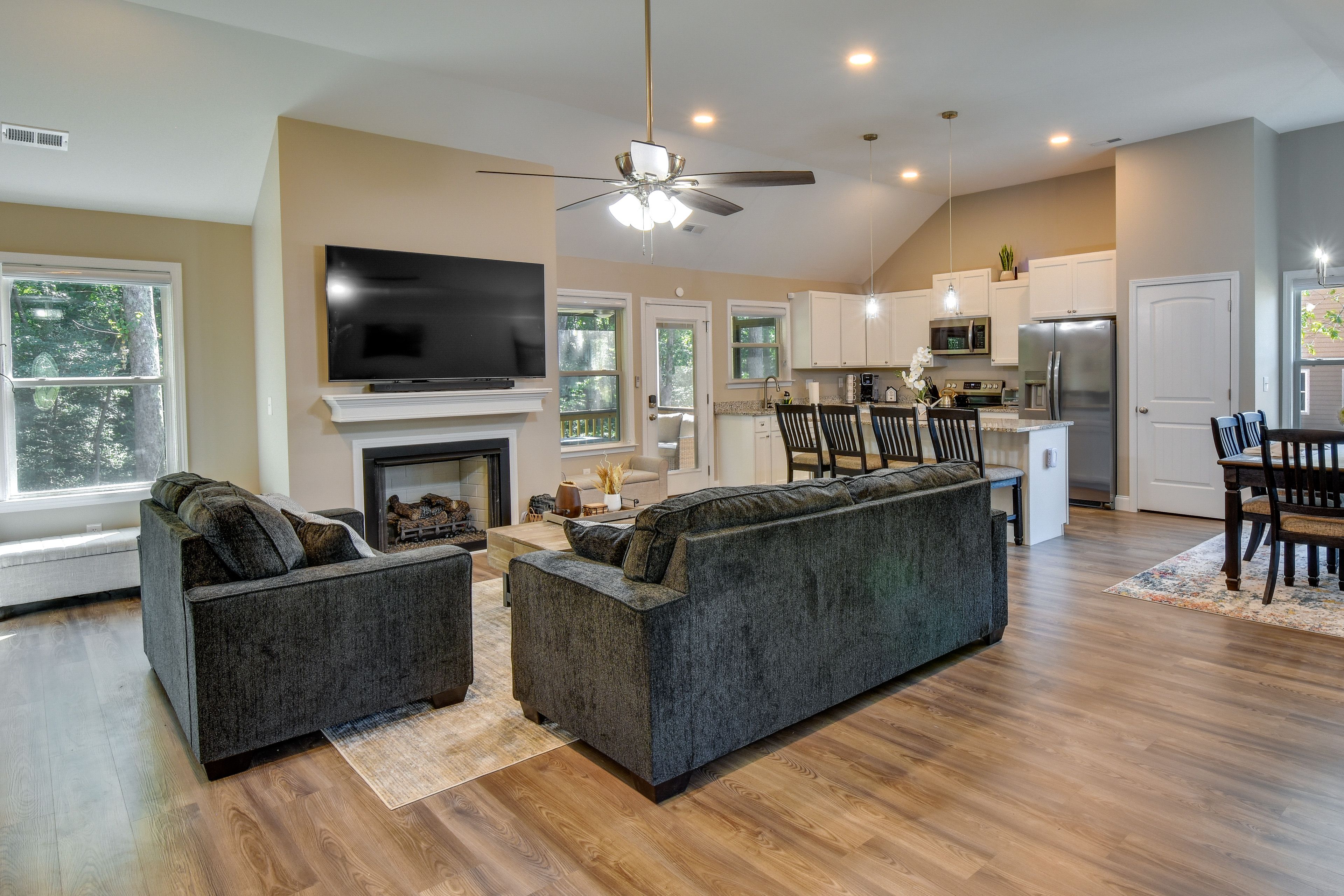 Living Room | Smart TV