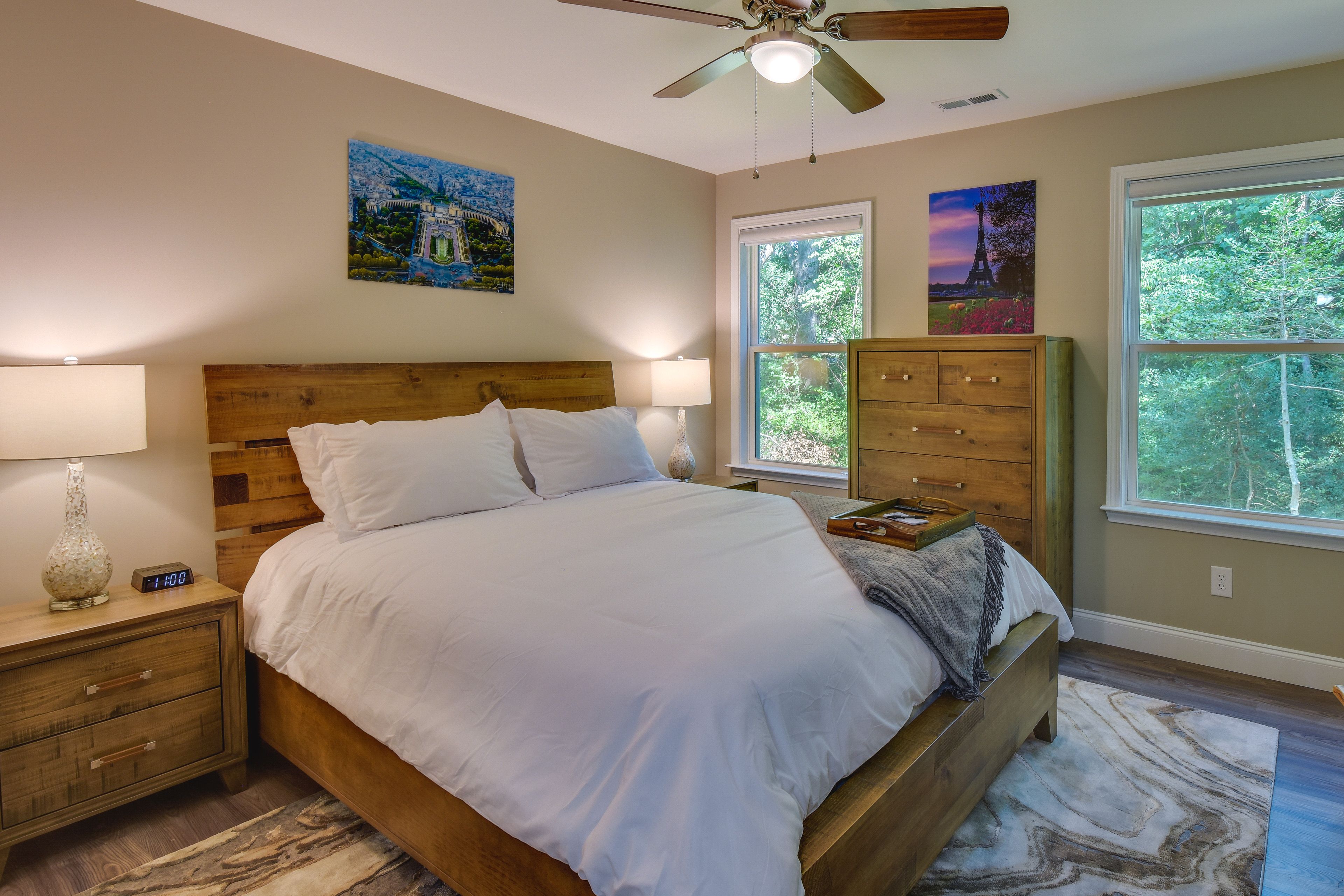 Bedroom 2 | Queen Bed | Smart TV