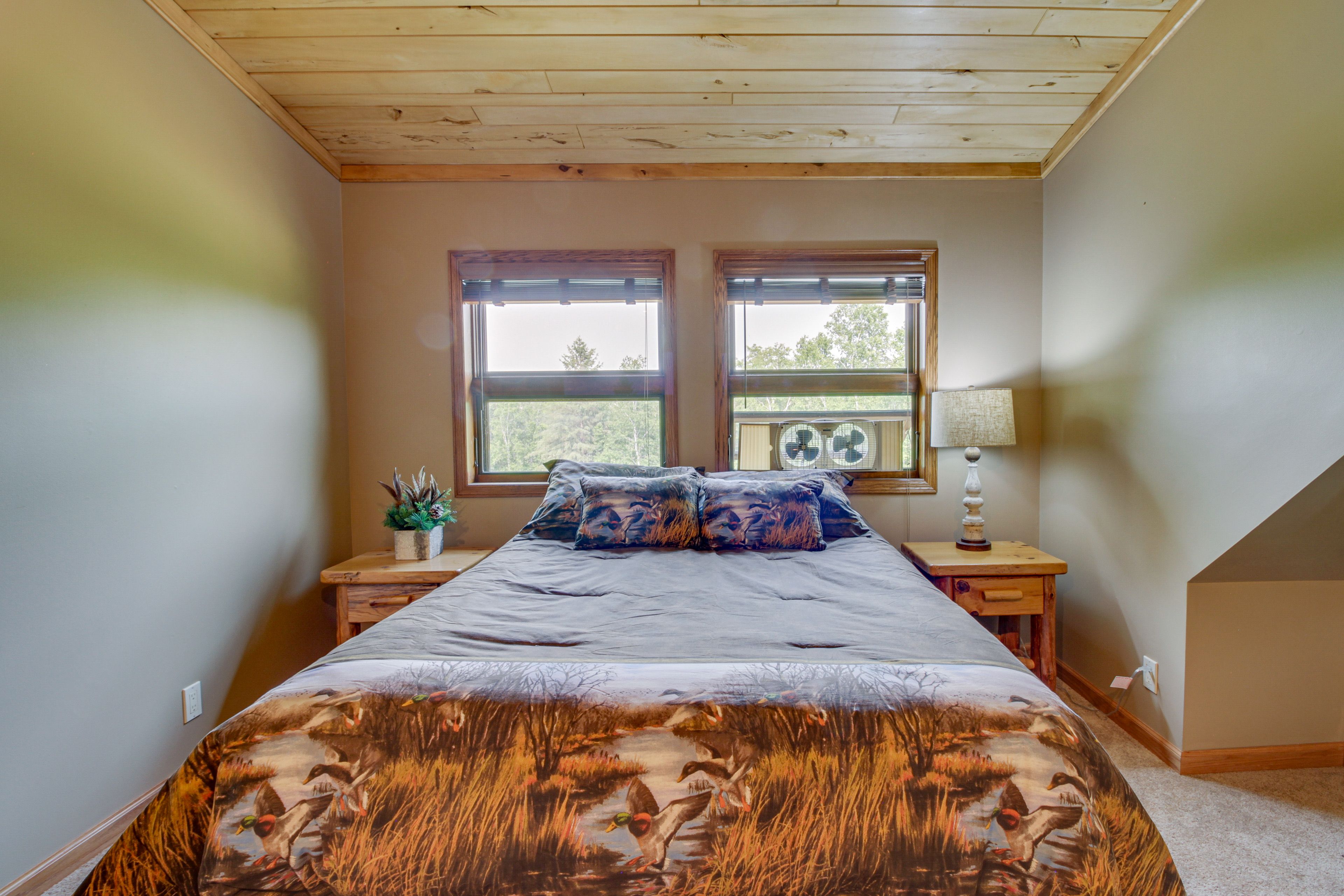 Bedroom 2 | Queen Bed