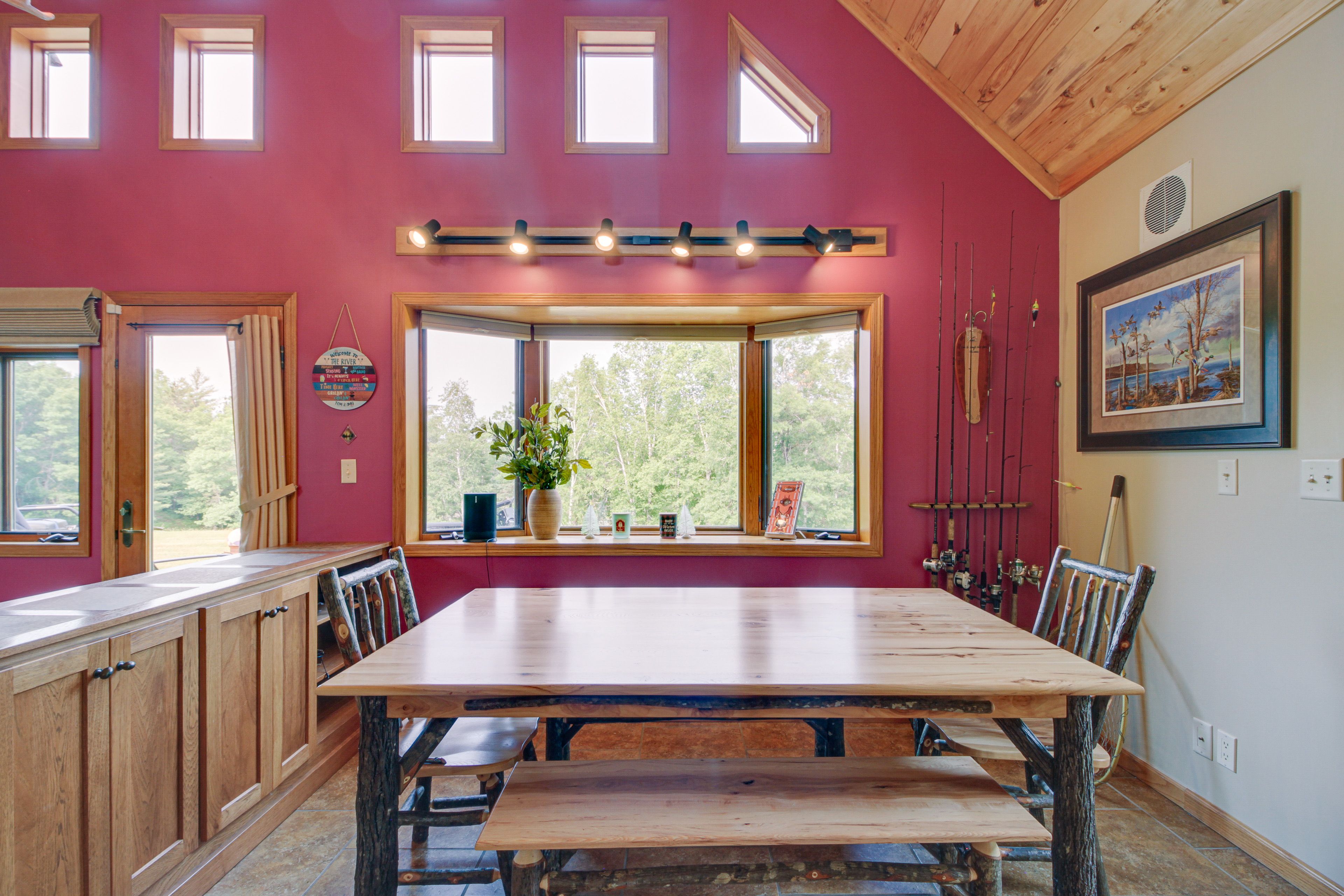 Dining Area | Dishware & Flatware Provided