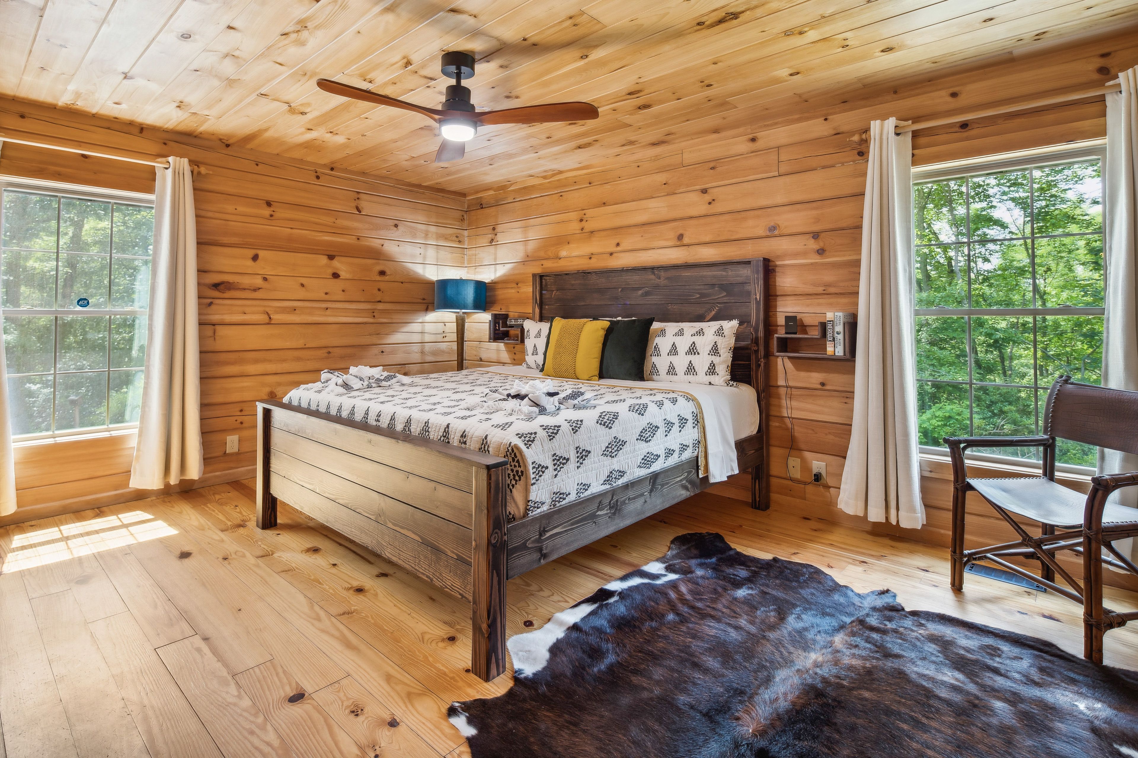 Bedroom 1 | King Bed