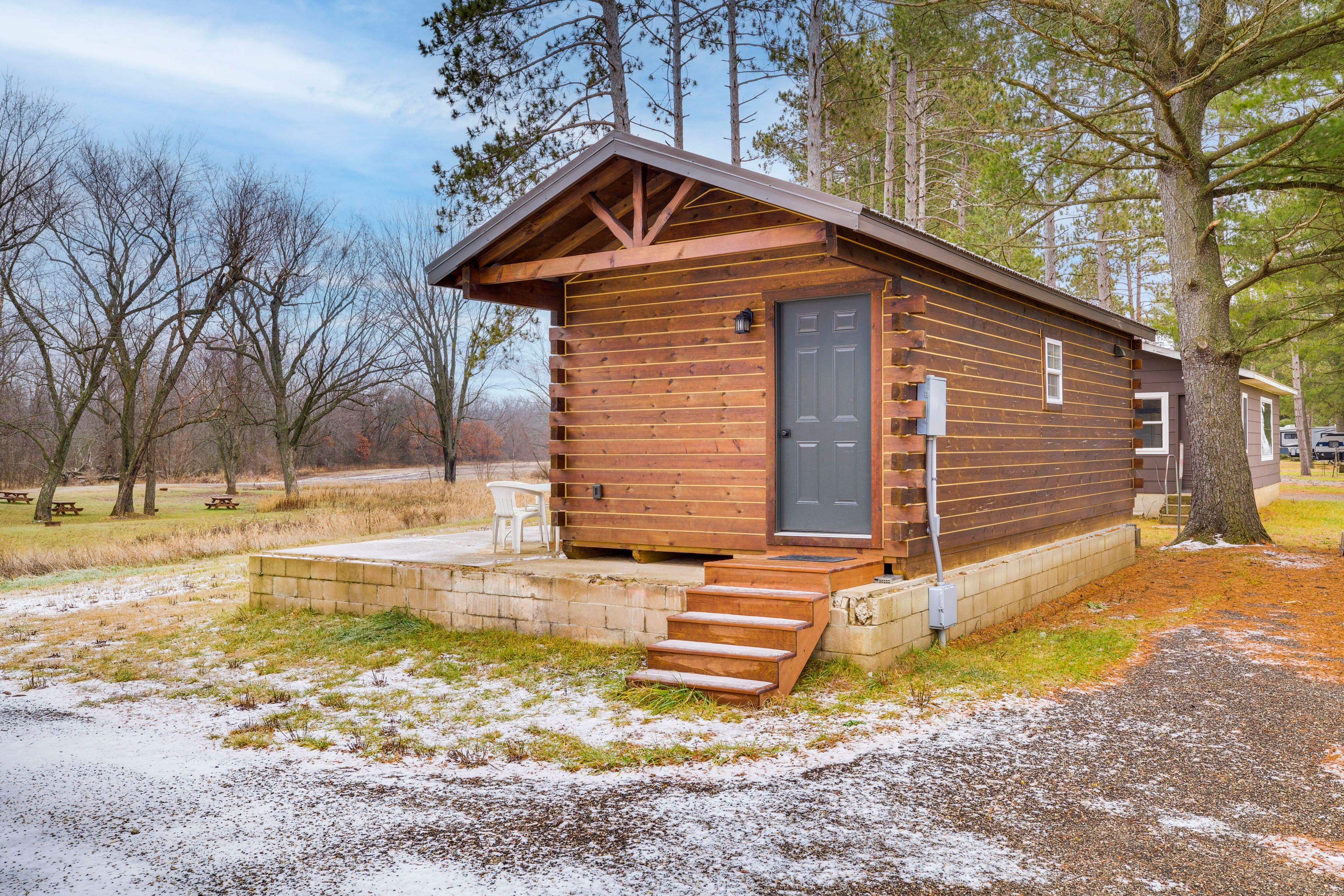 Cabin Exterior | Charcoal Grill | Picnic Table