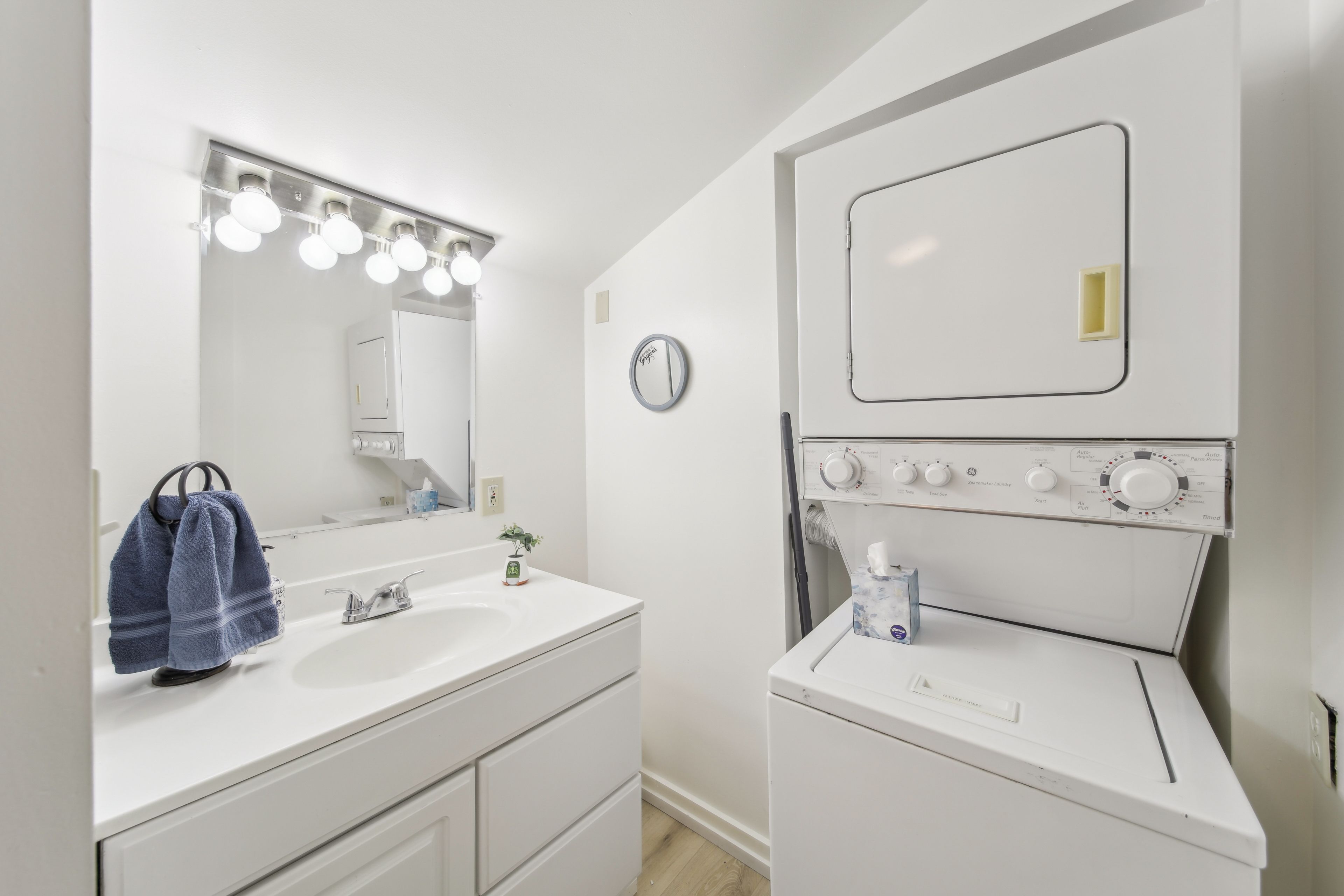 Full Bathroom | Laundry Area