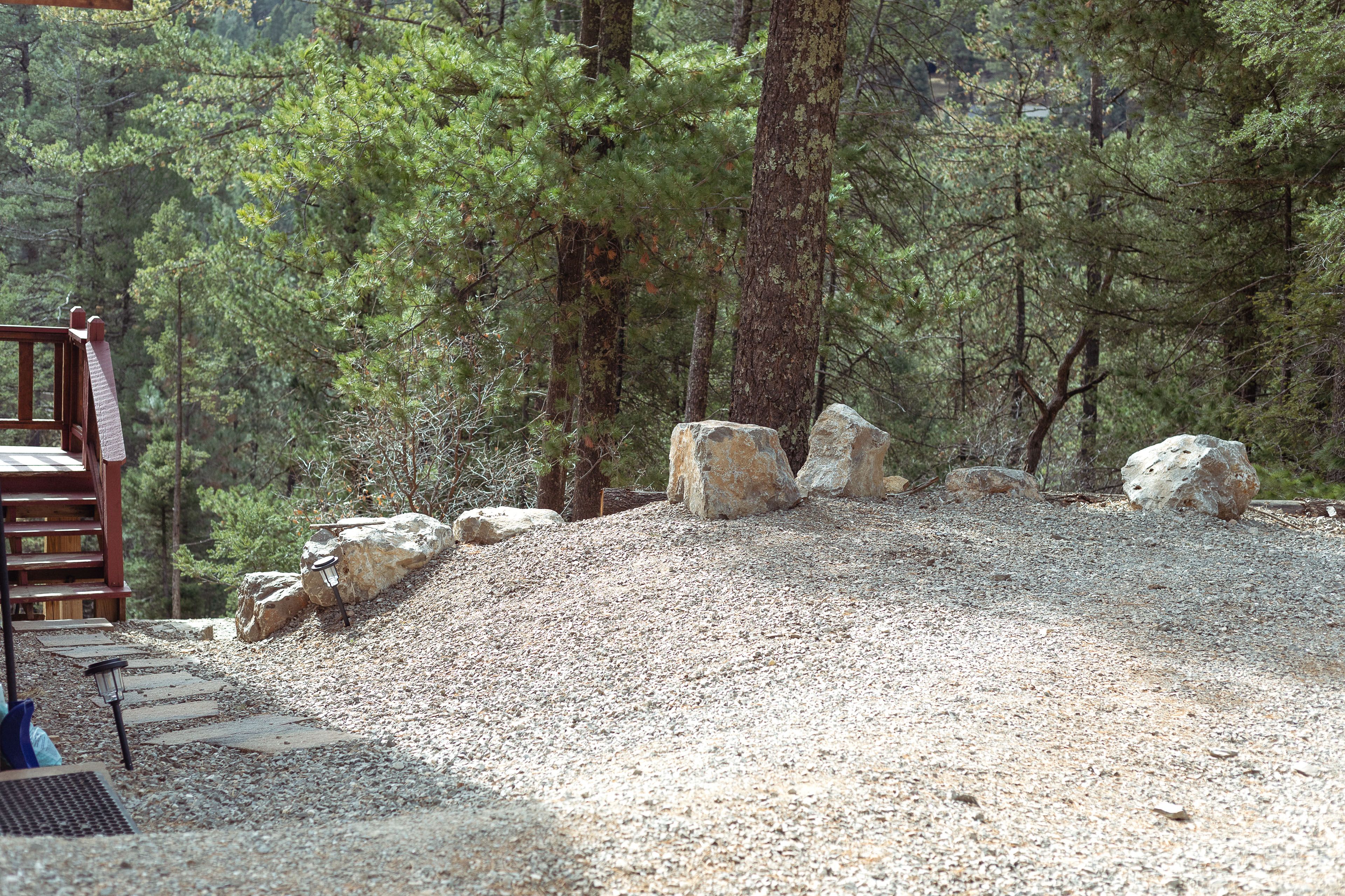 Parking | Gravel Driveway (1 Vehicle)