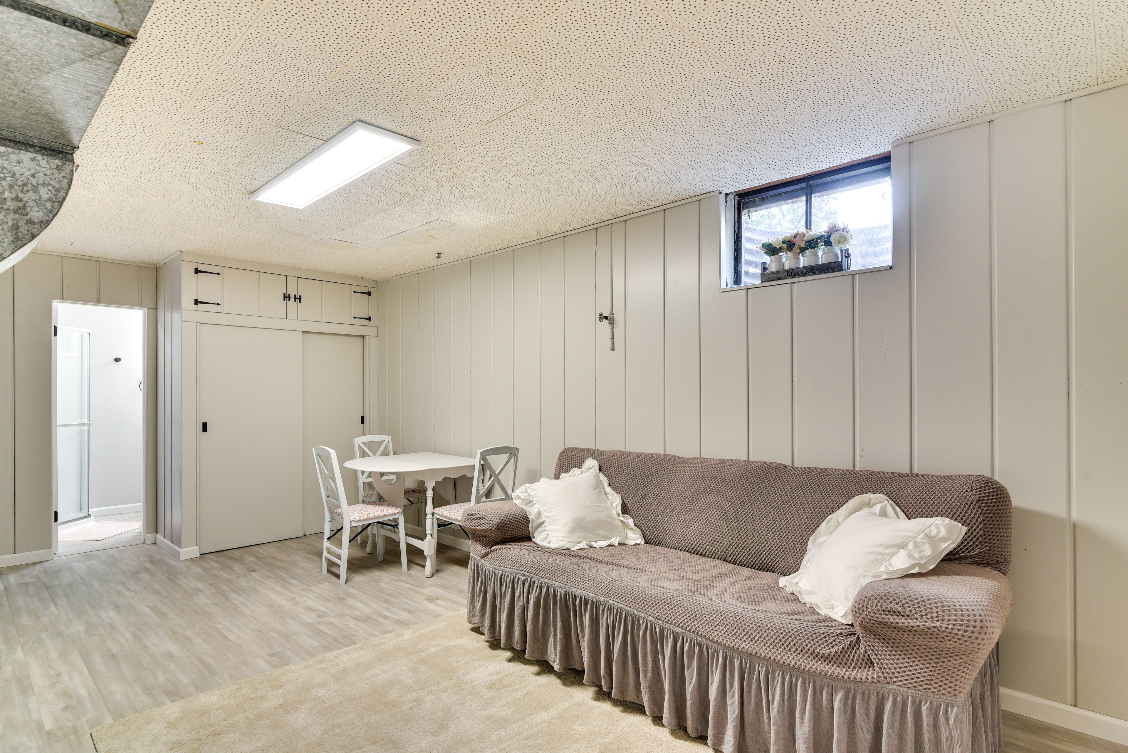 Bonus Living Room | Lower Floor | Smart TV