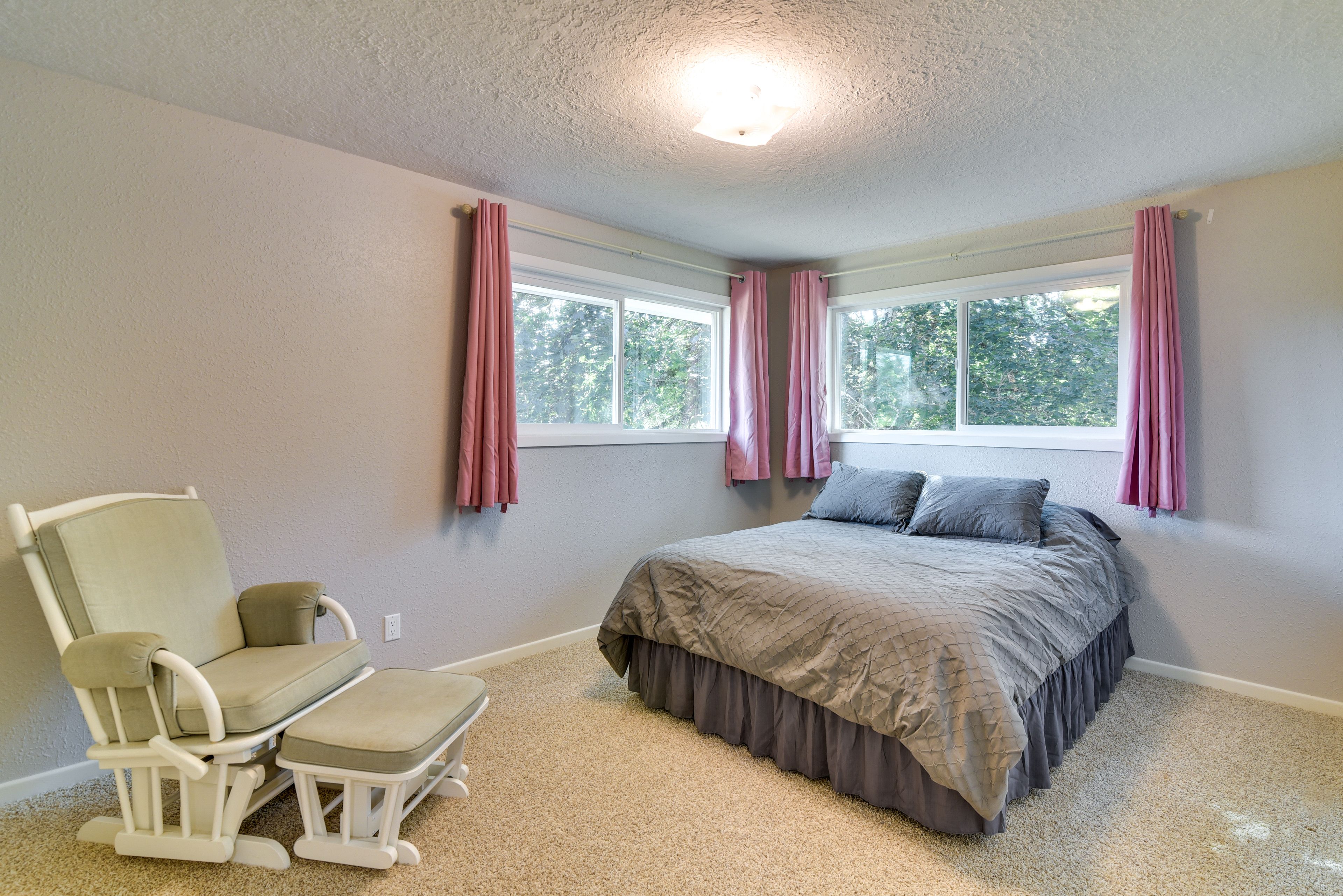Bedroom 2 | Main Floor | Queen Bed