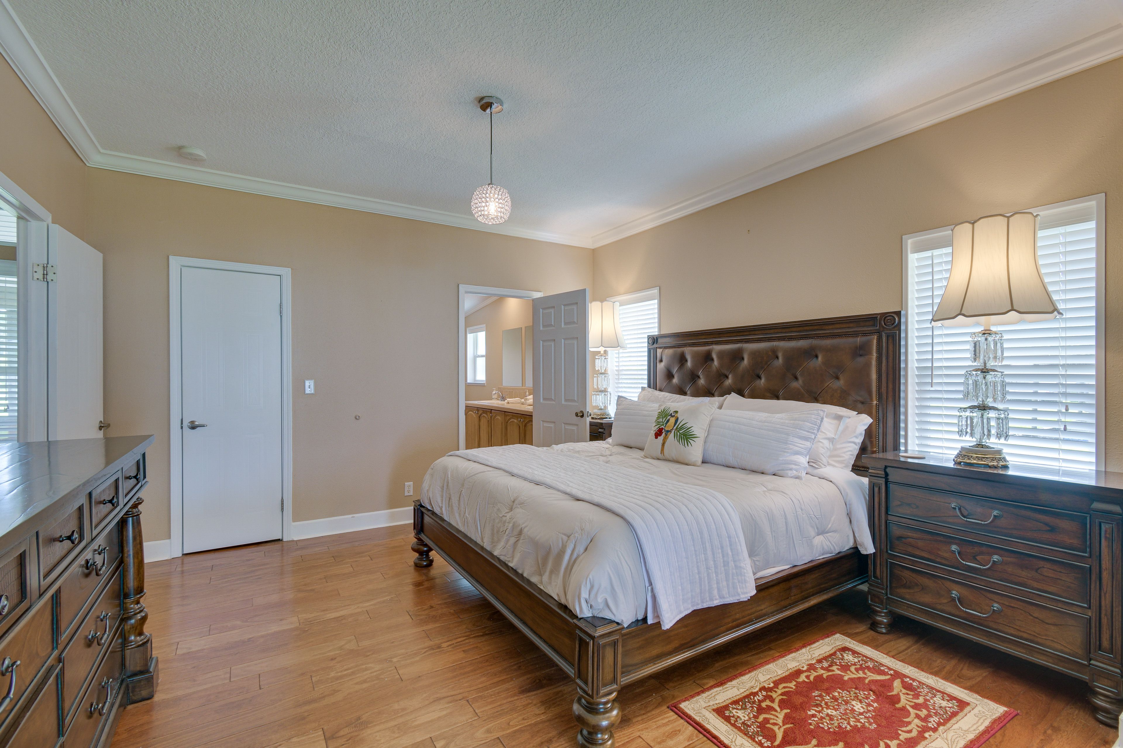 Bedroom 1 | King Bed | Linens Provided | En-Suite Bathroom