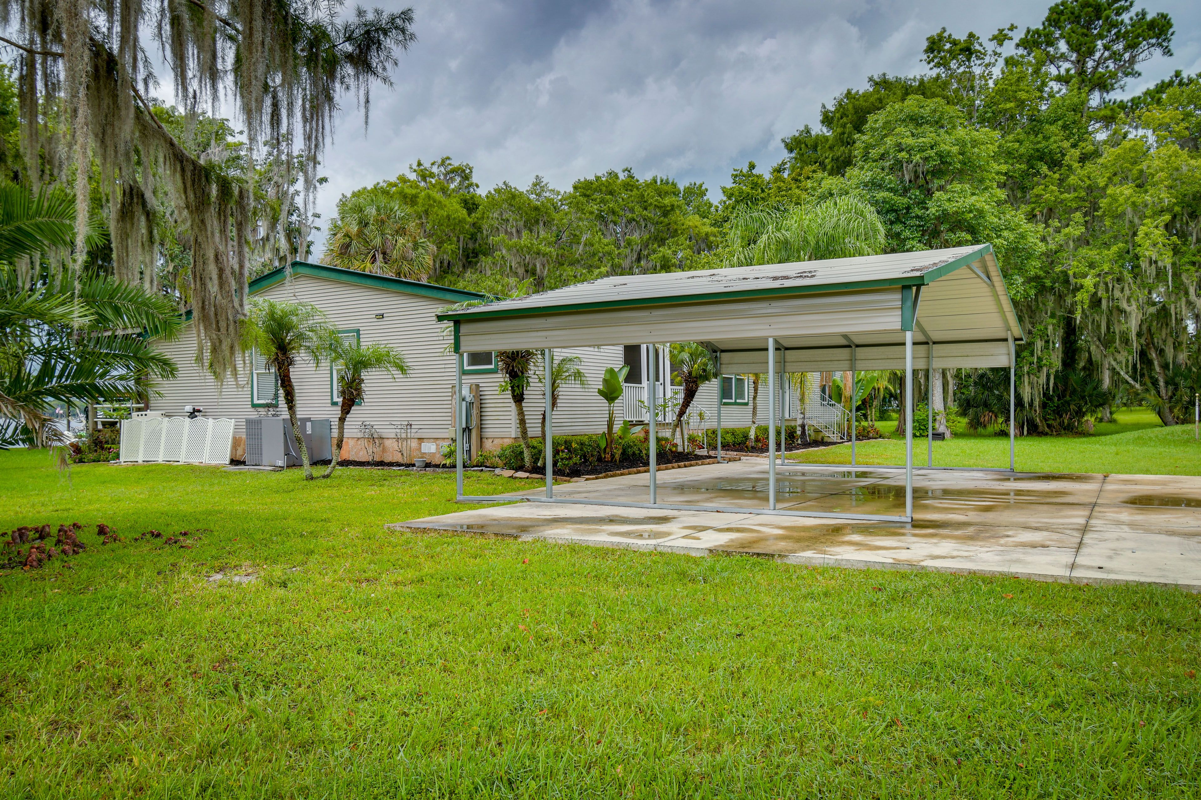 Parking | Driveway (4 Vehicles) | RV/Trailer Parking Allowed