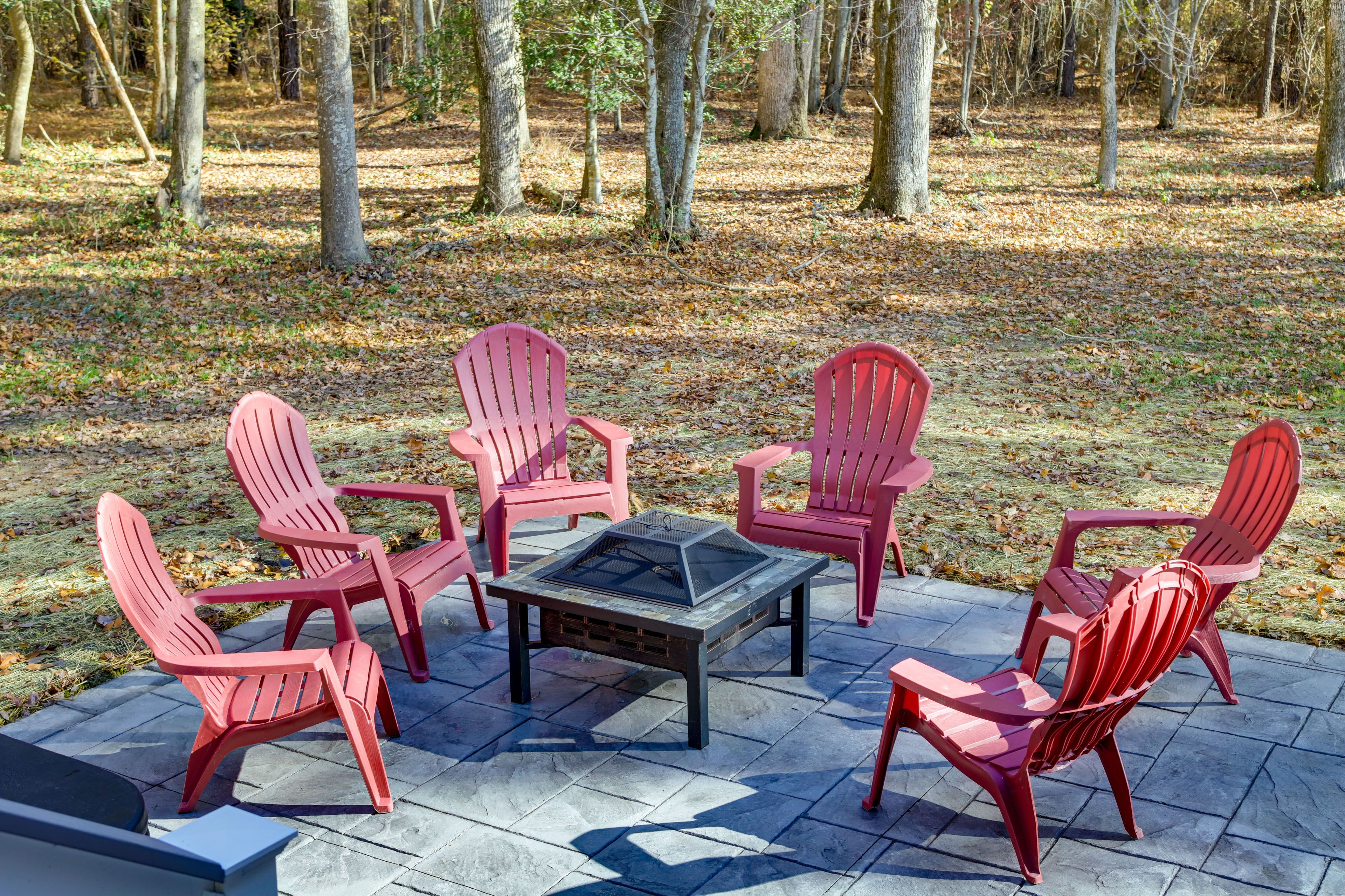 Patio w/ Fire Pit