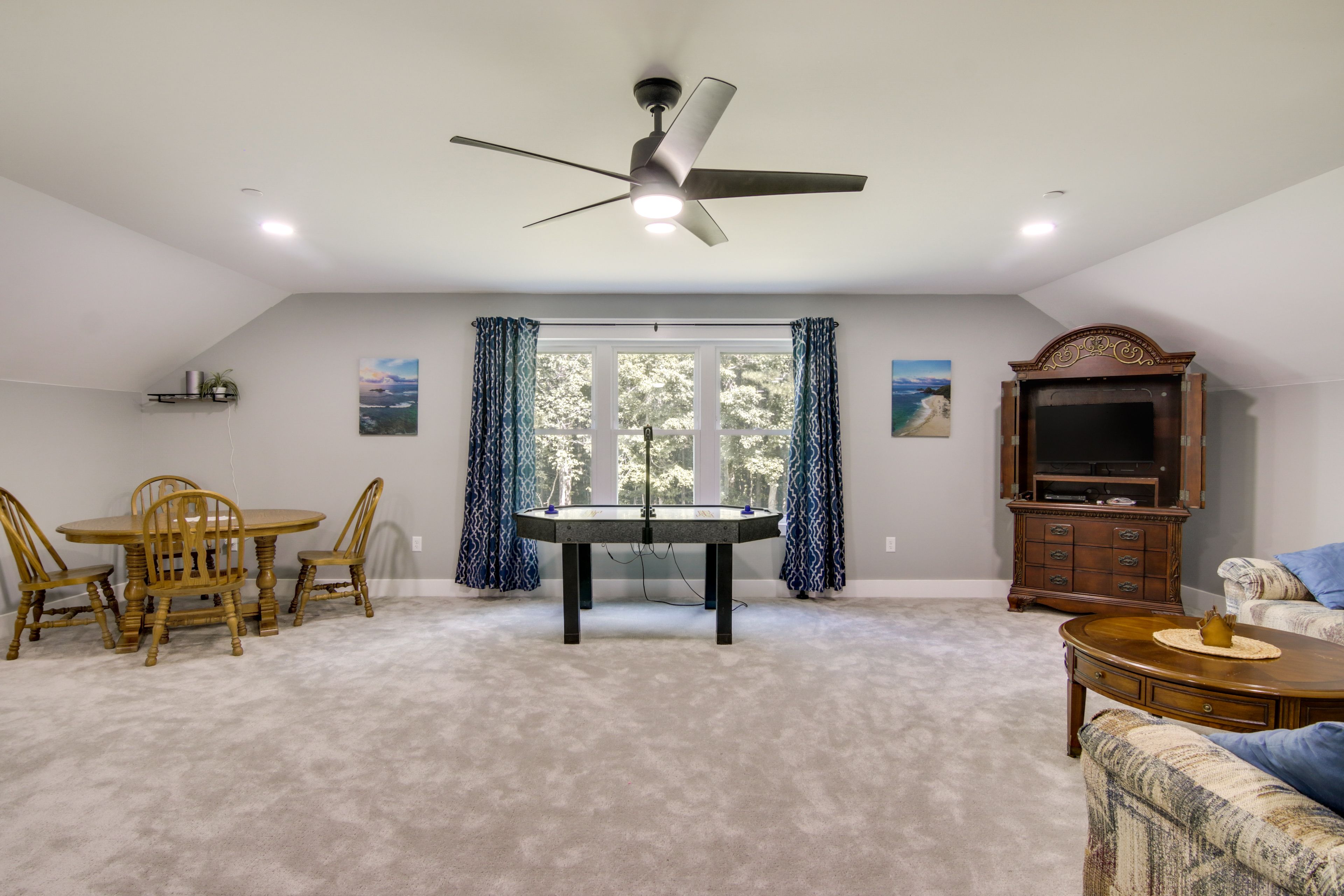 Game Room | 2nd Floor | Full Futon | Air Hockey | Foosball | Smart TV