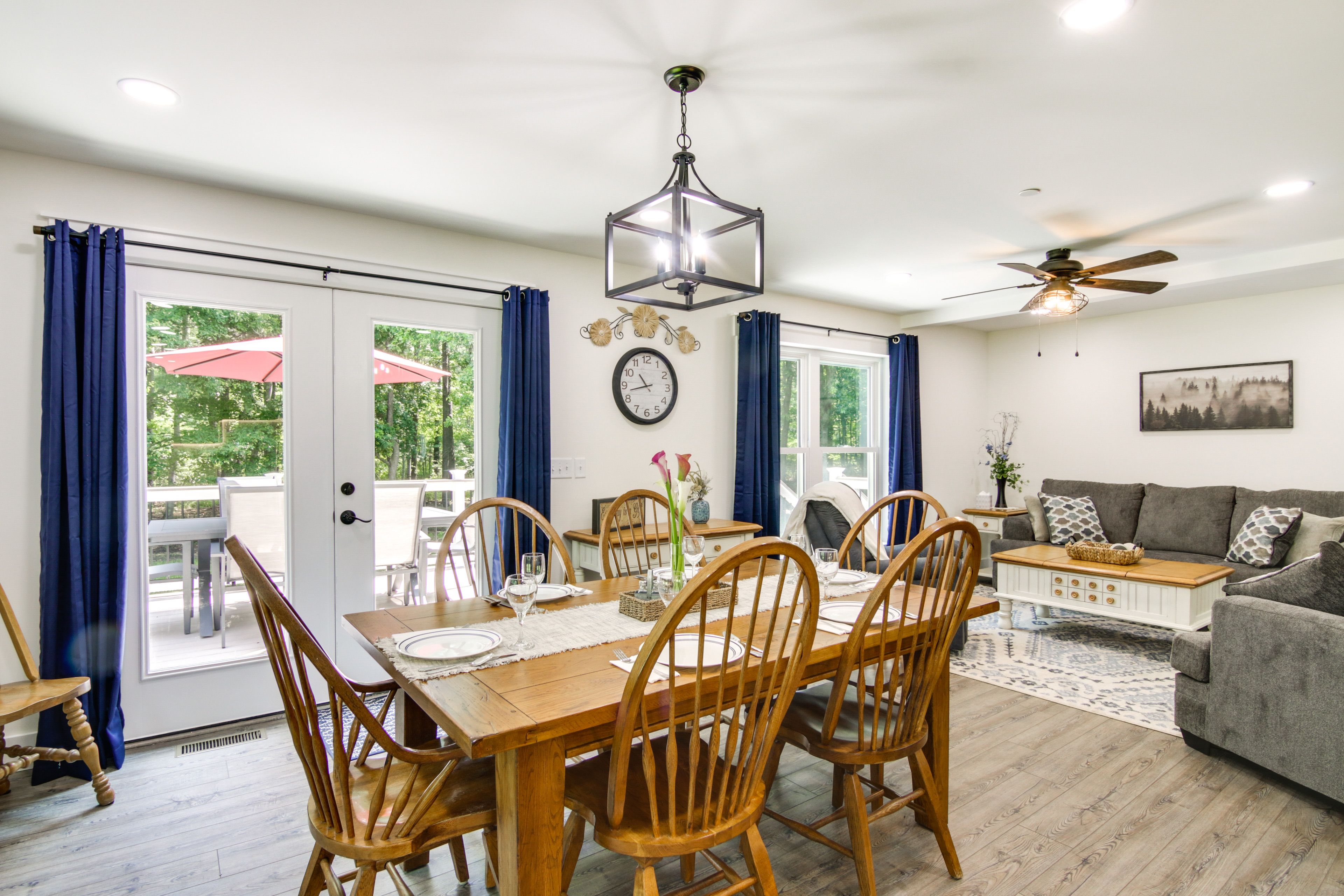 Dining Area | Dishware & Flatware Provided | Deck Access