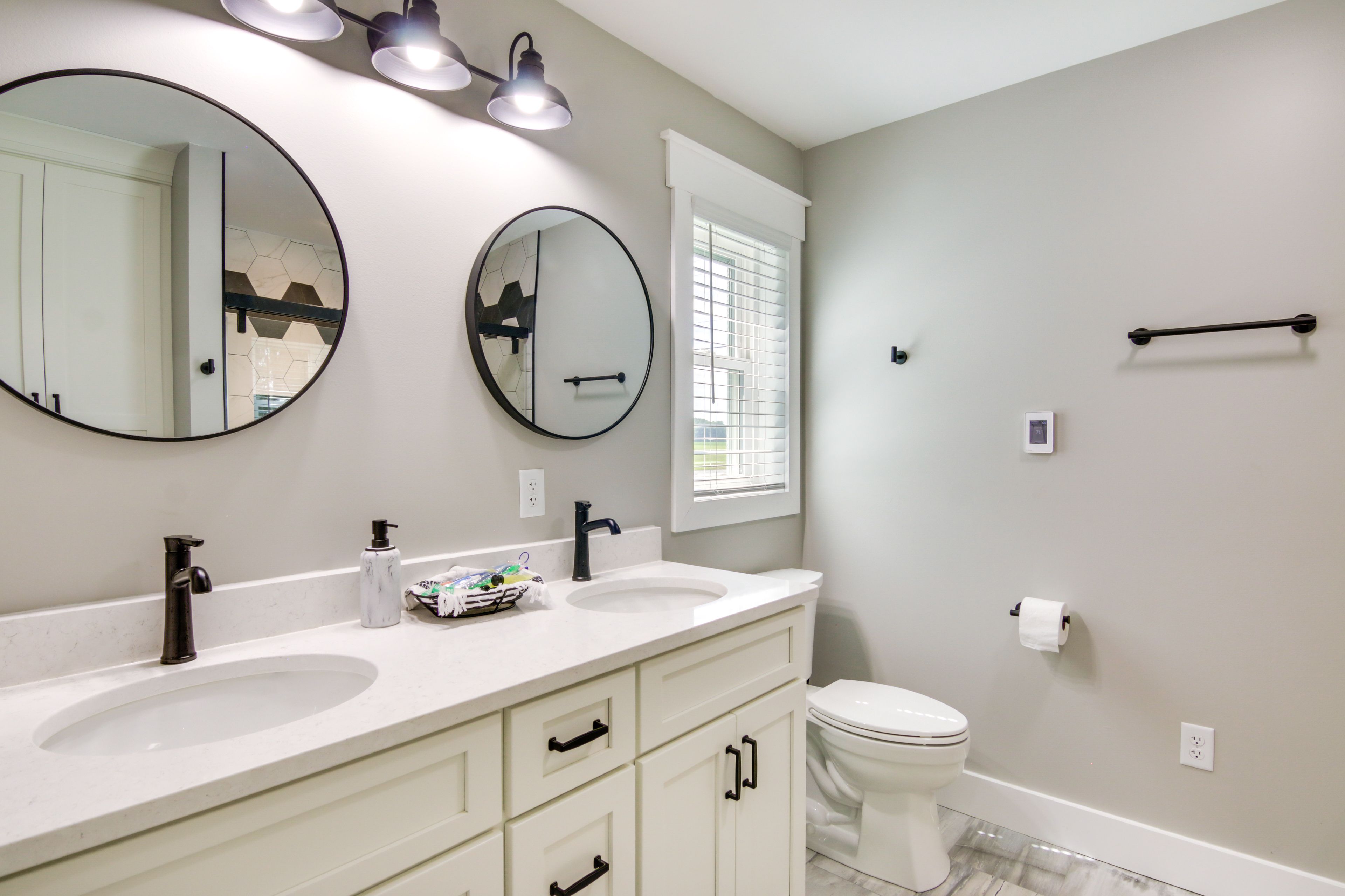 En-Suite Bathroom | Access via Bedroom 1 | Complimentary Toiletries