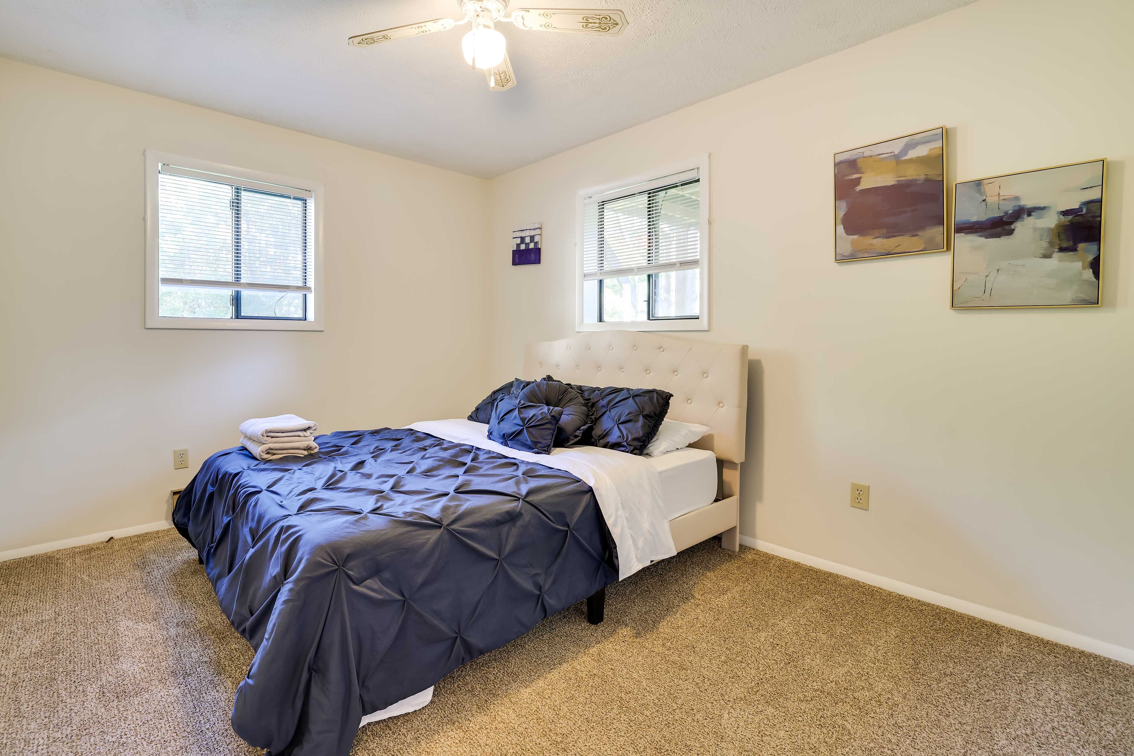 Bedroom 3 | Queen Bed | Smart TV
