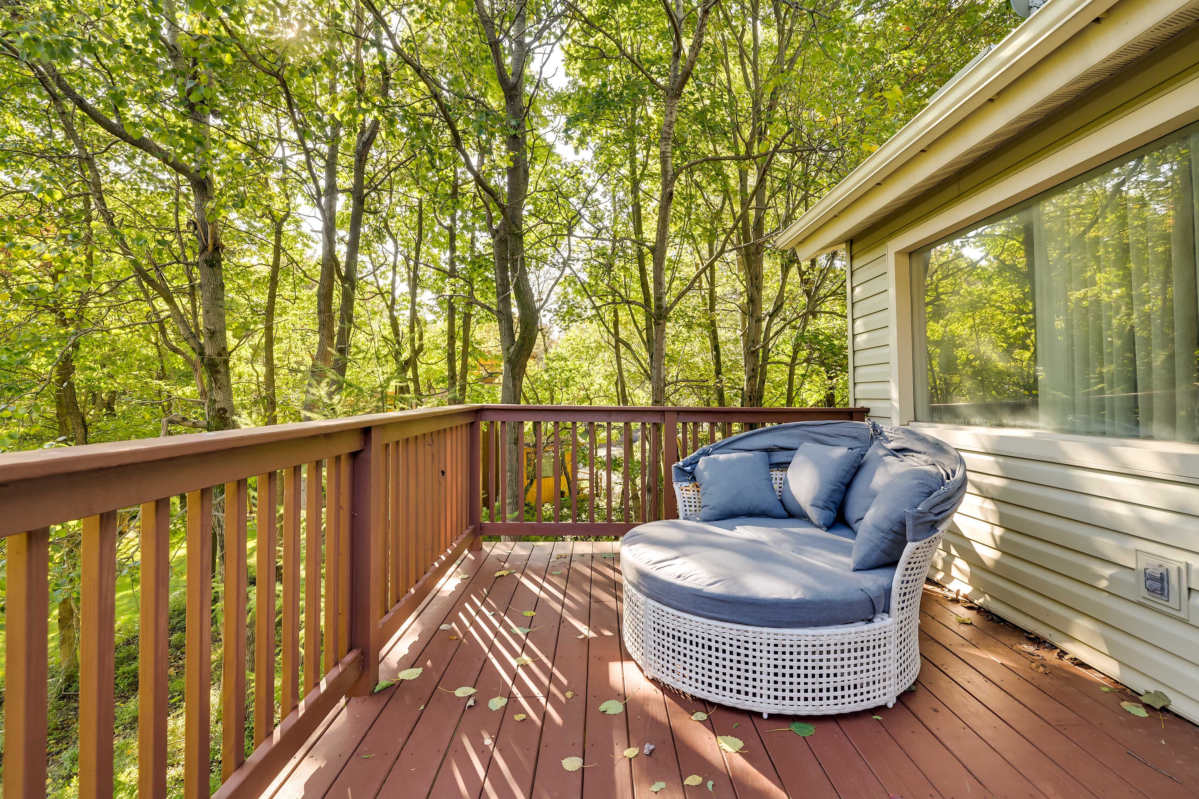 Private Deck | Outdoor Seating