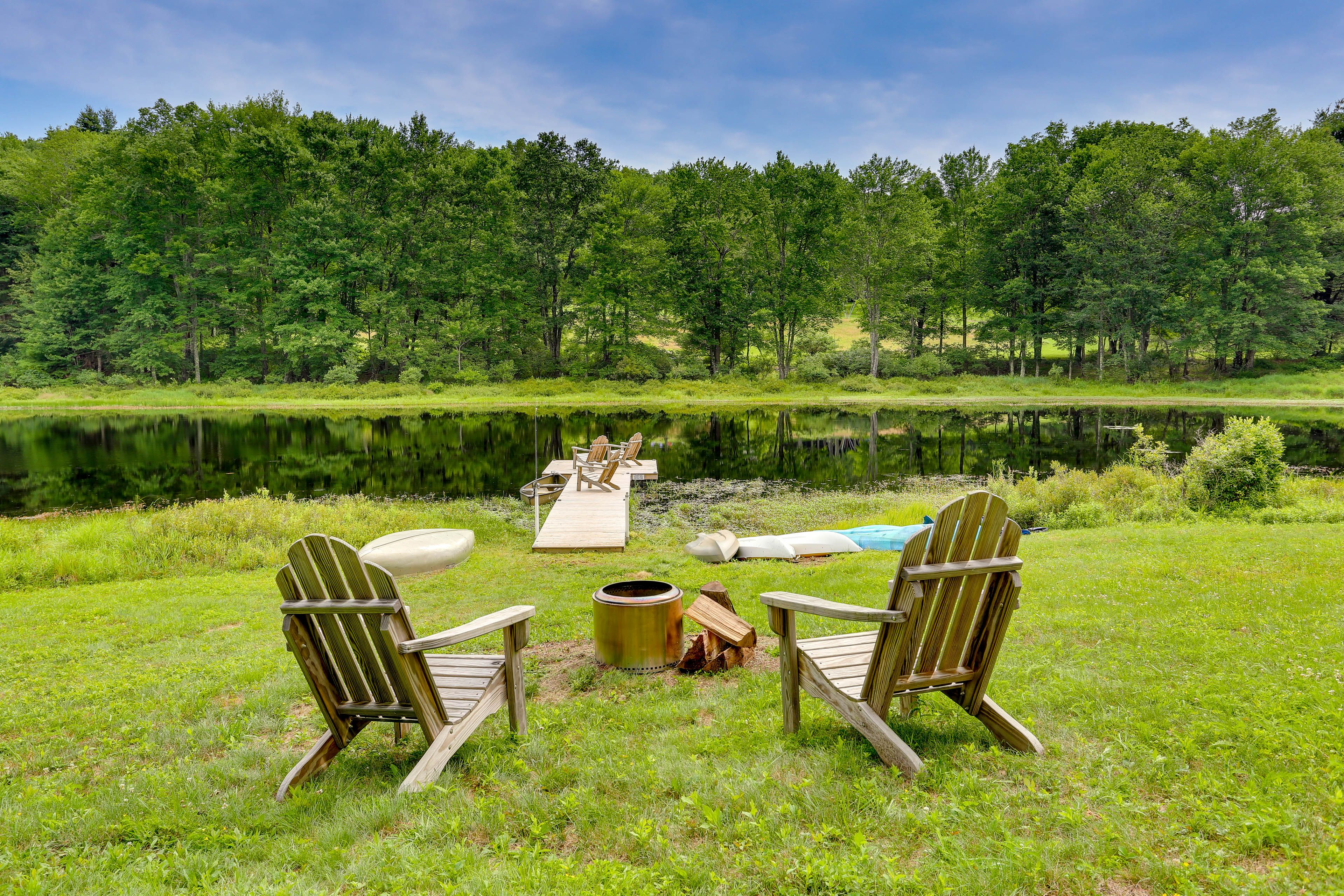 Lake Access | Dock | Canoes & Kayaks