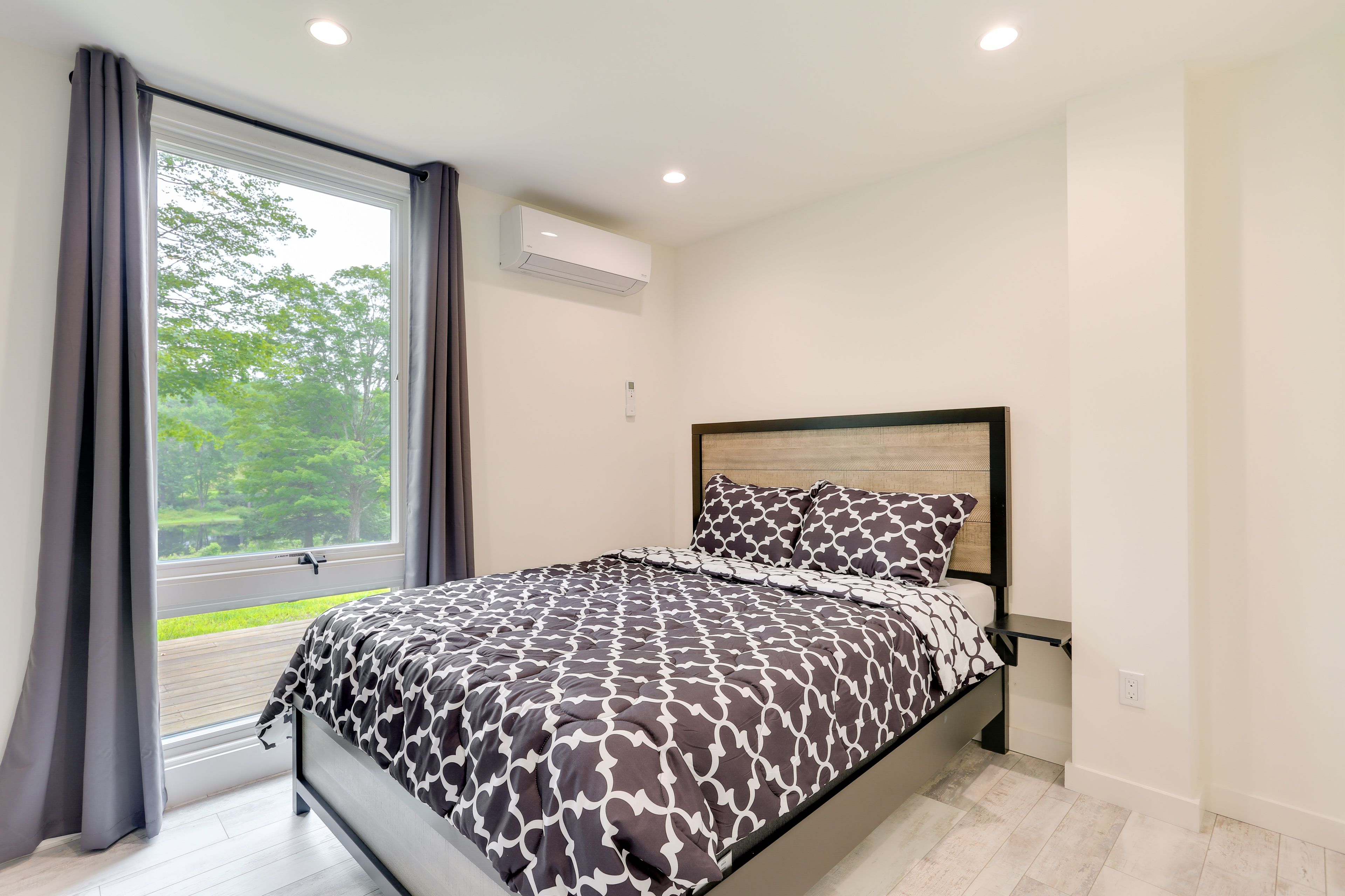 Bedroom 1 | Queen Bed | Linens Provided