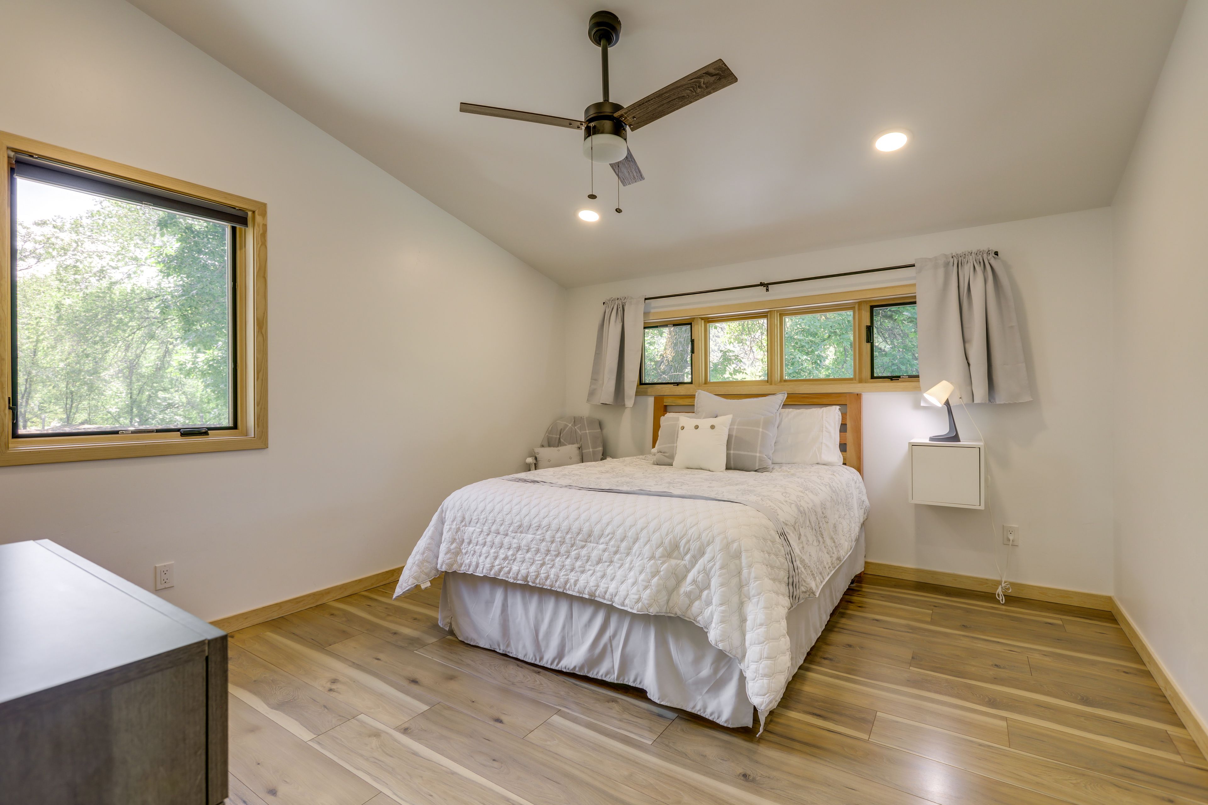 Bedroom 1 | Queen Bed | Linens Provided