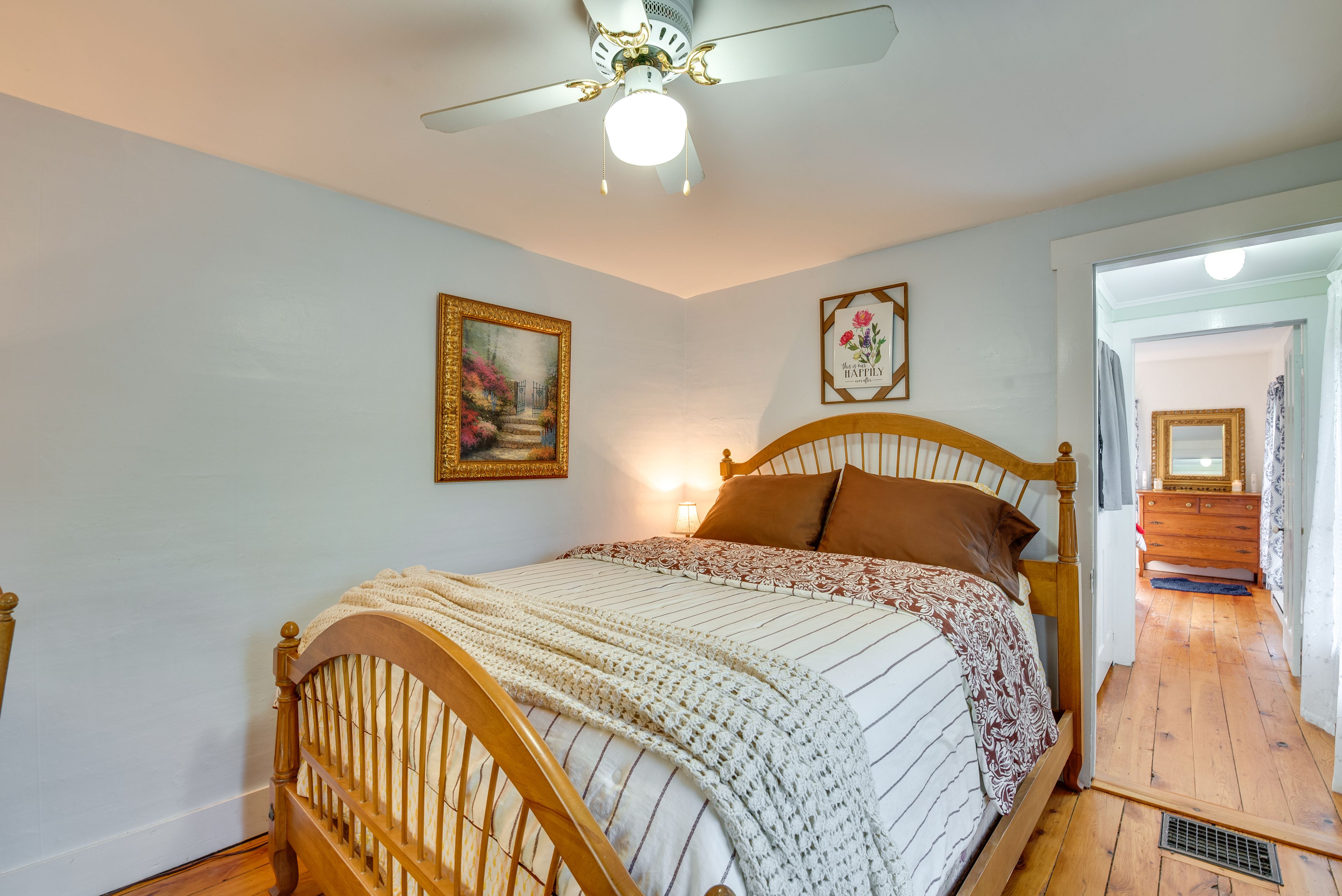 Bedroom 2 | Queen Bed