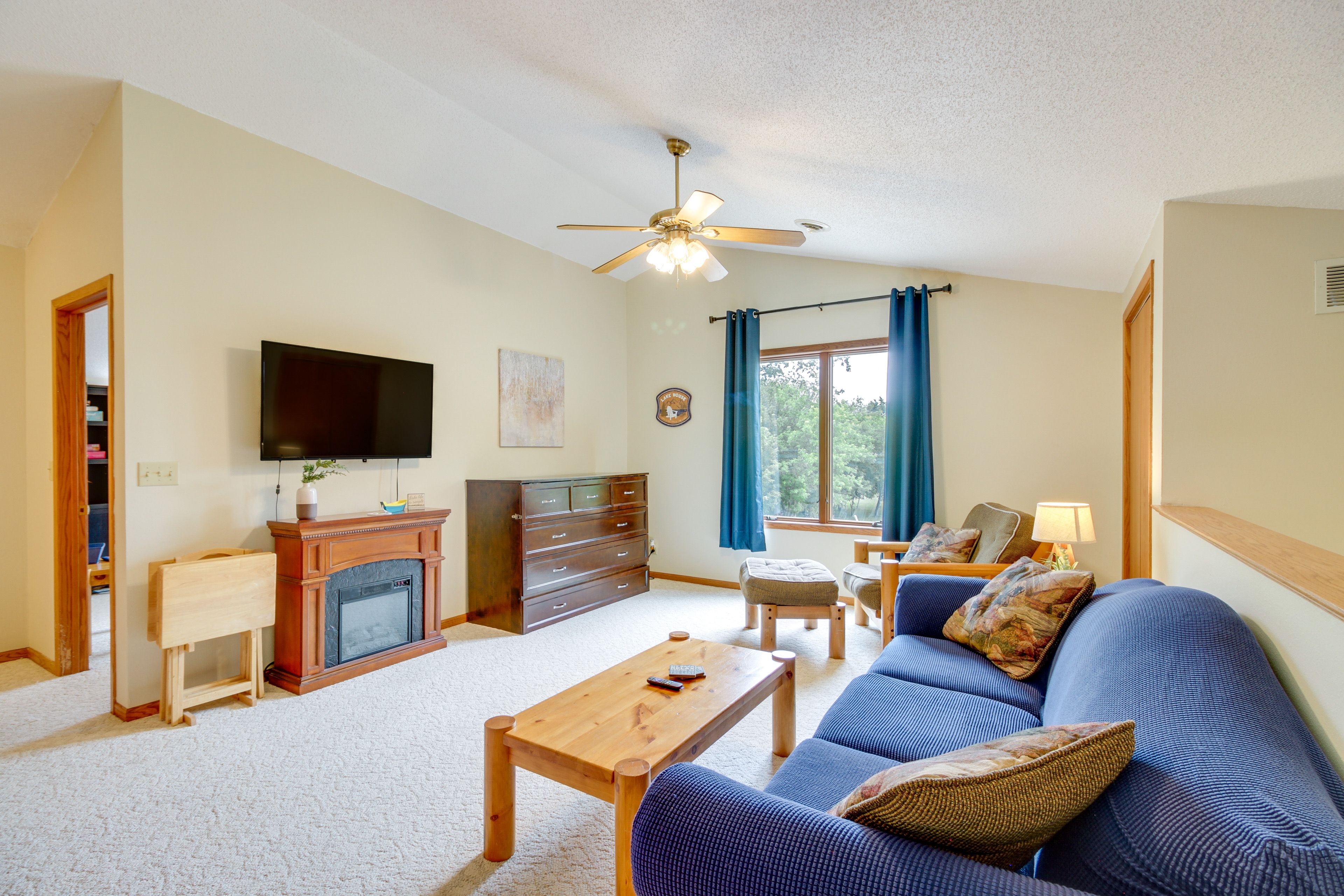 Living Room | Smart TV | Electric Fireplace | Central A/C & Heat