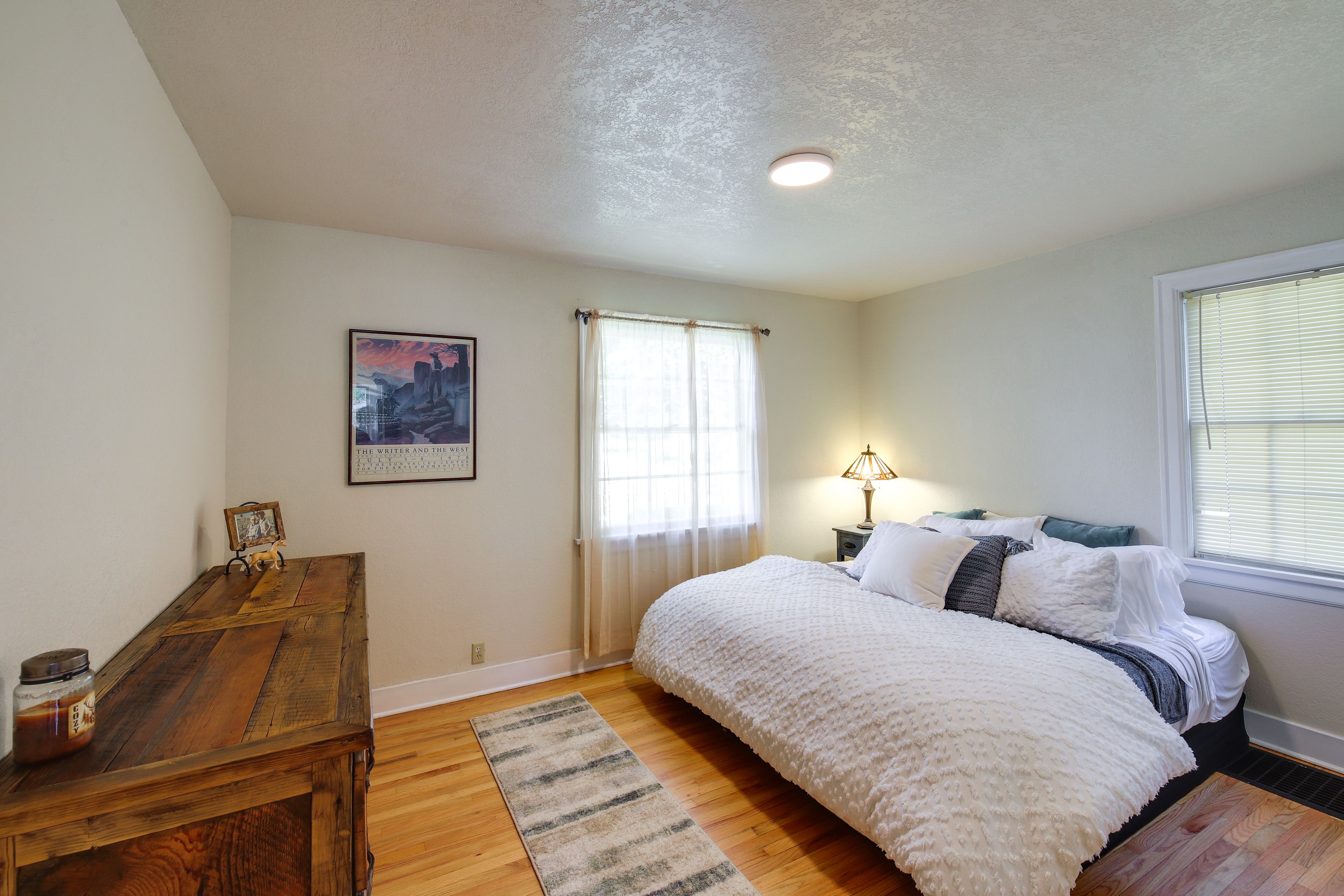 Bedroom 1 | King Bed | 1st Floor