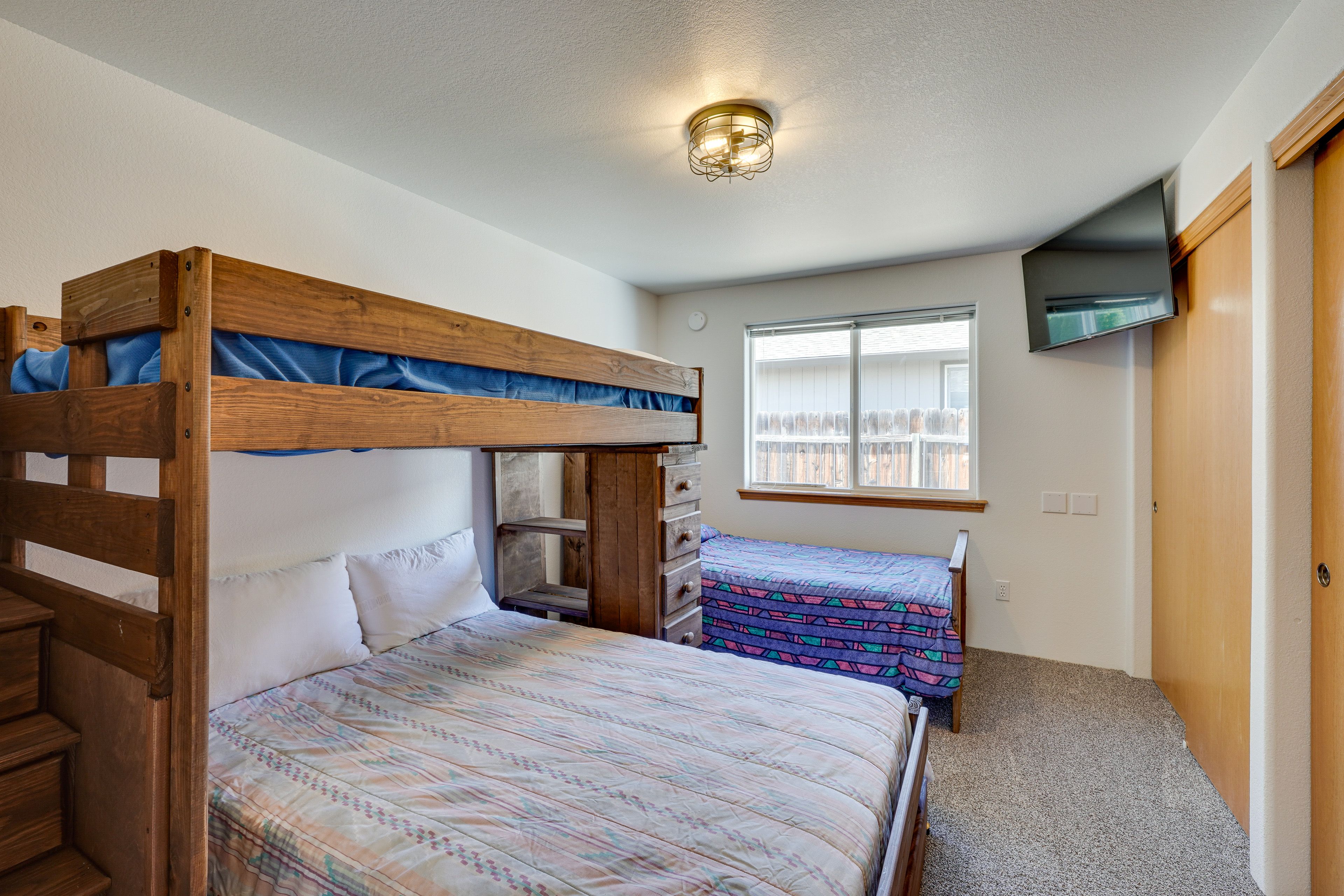 Bedroom 3 | Twin/Full Bunk Bed | Twin Bed | Smart TV