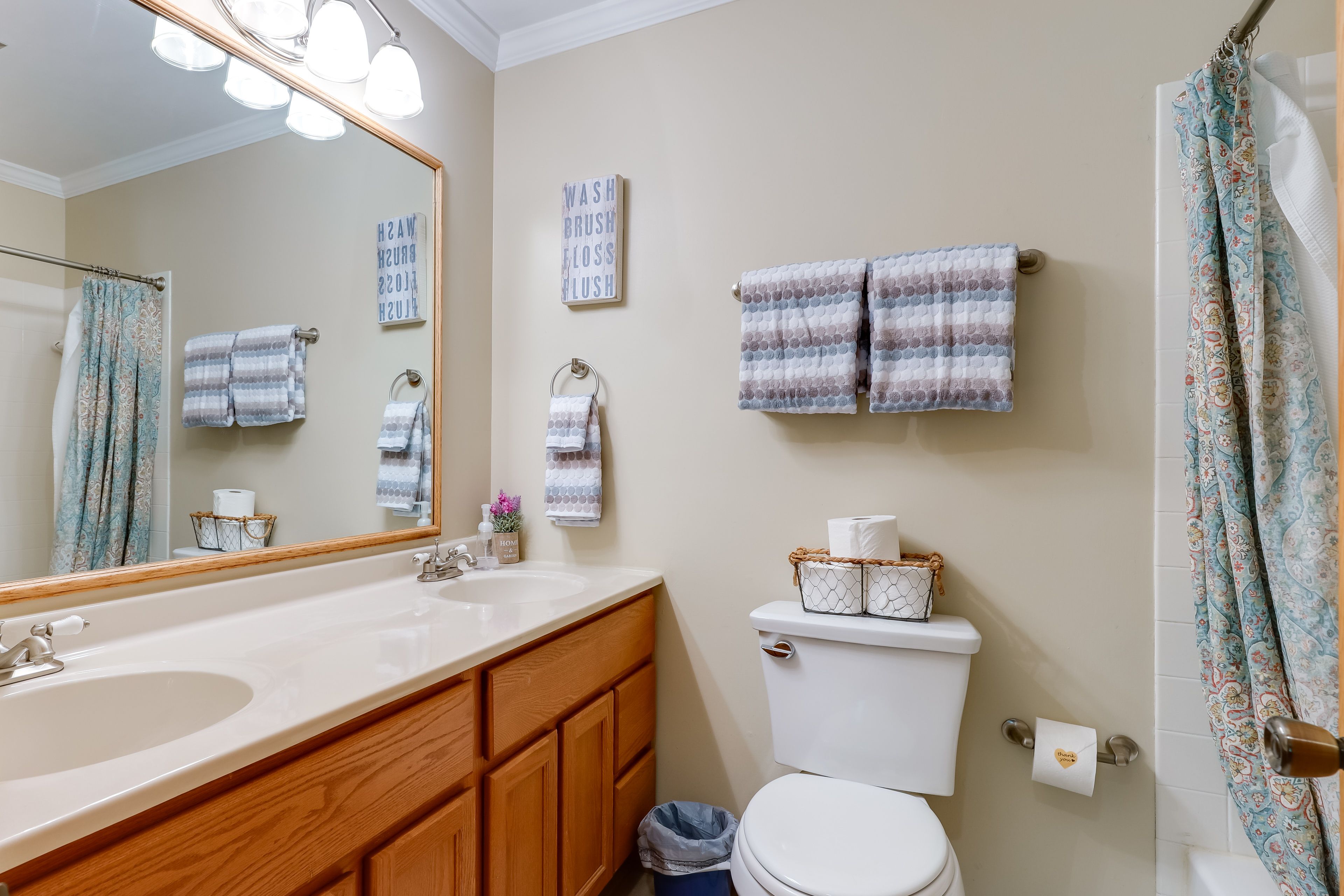 En-Suite Bathroom | Towels | Complimentary Toiletries