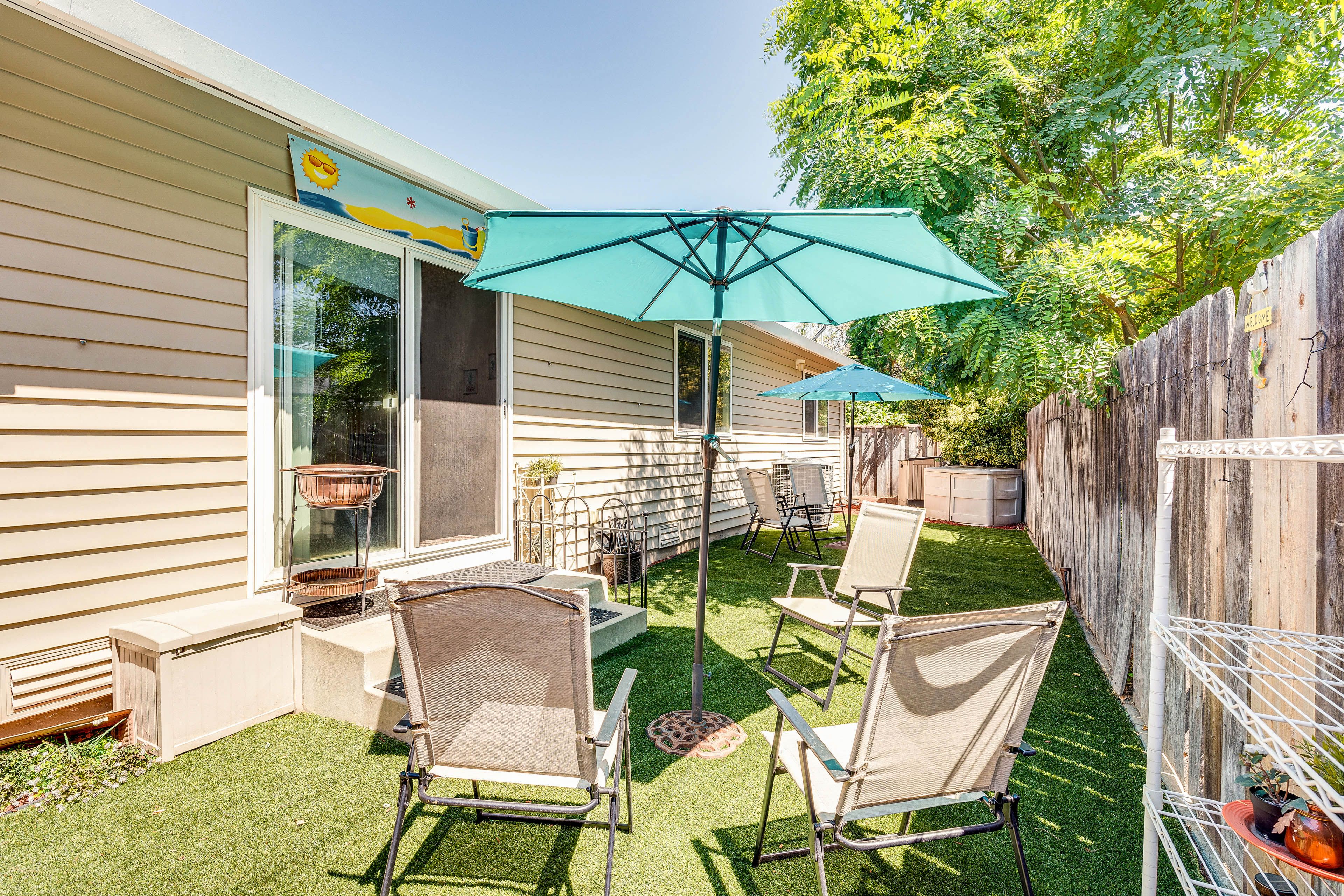 Private Yard | Outdoor Seating