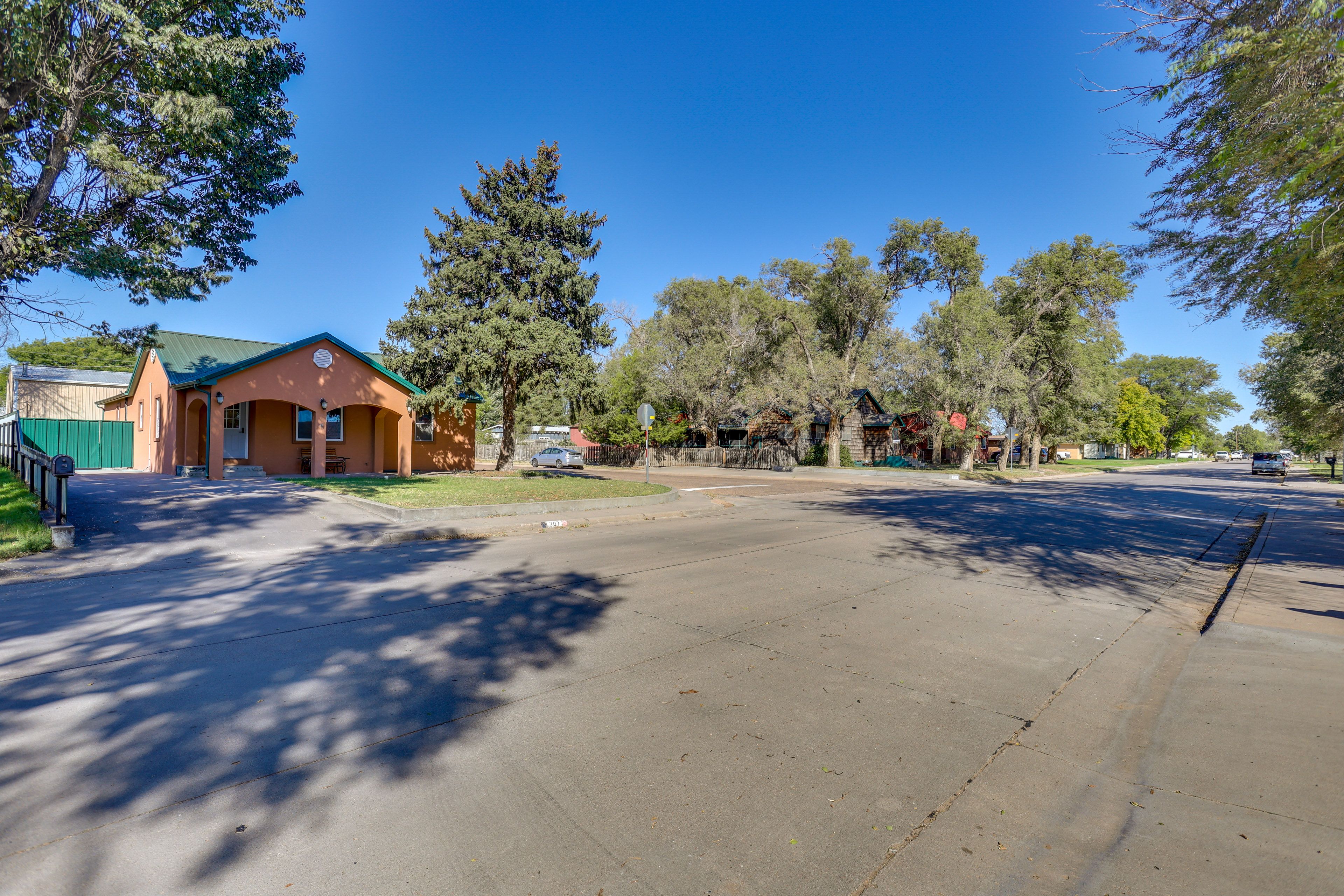 Parking | Driveway (3 Vehicles)