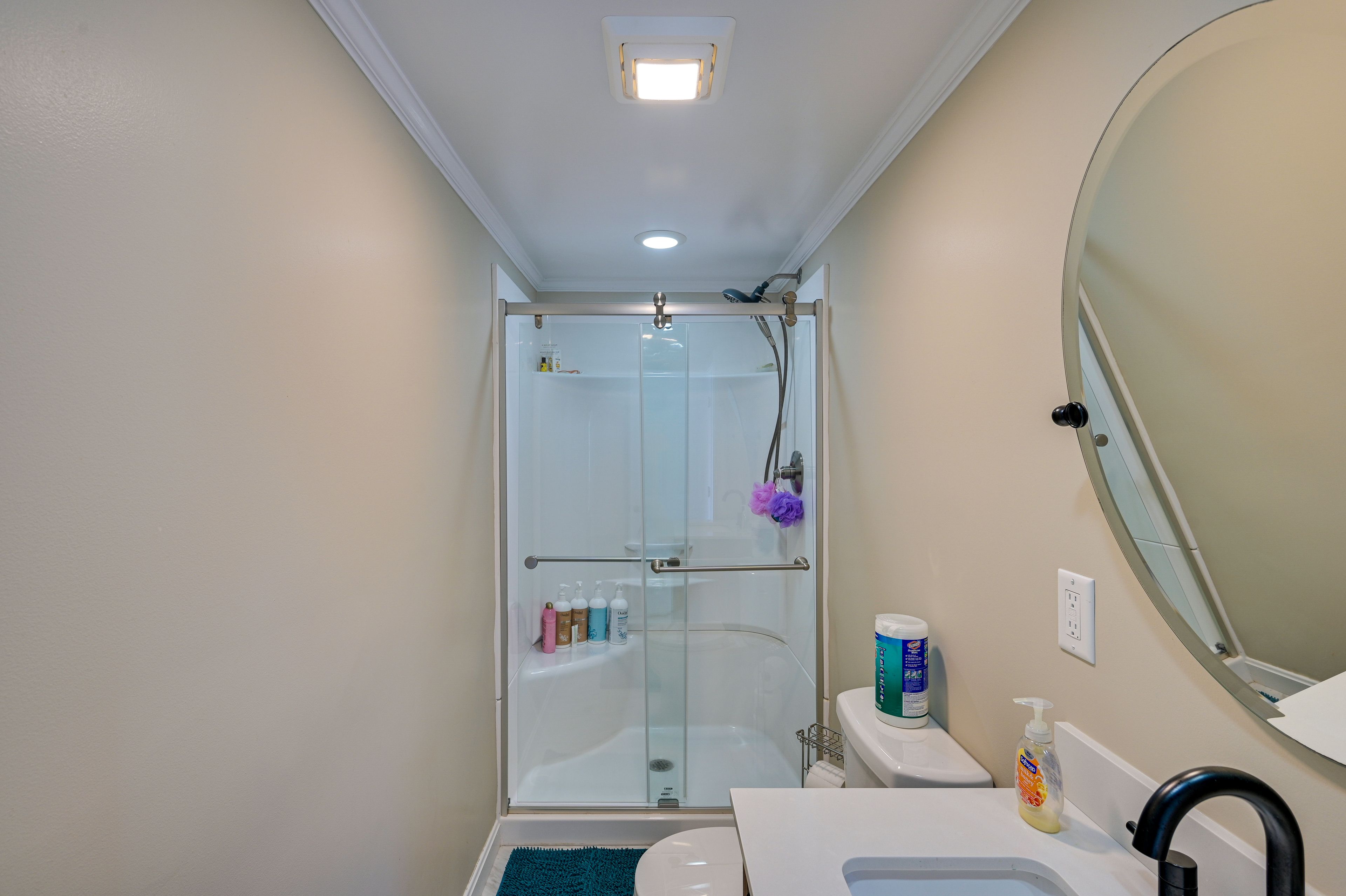 Full Bathroom